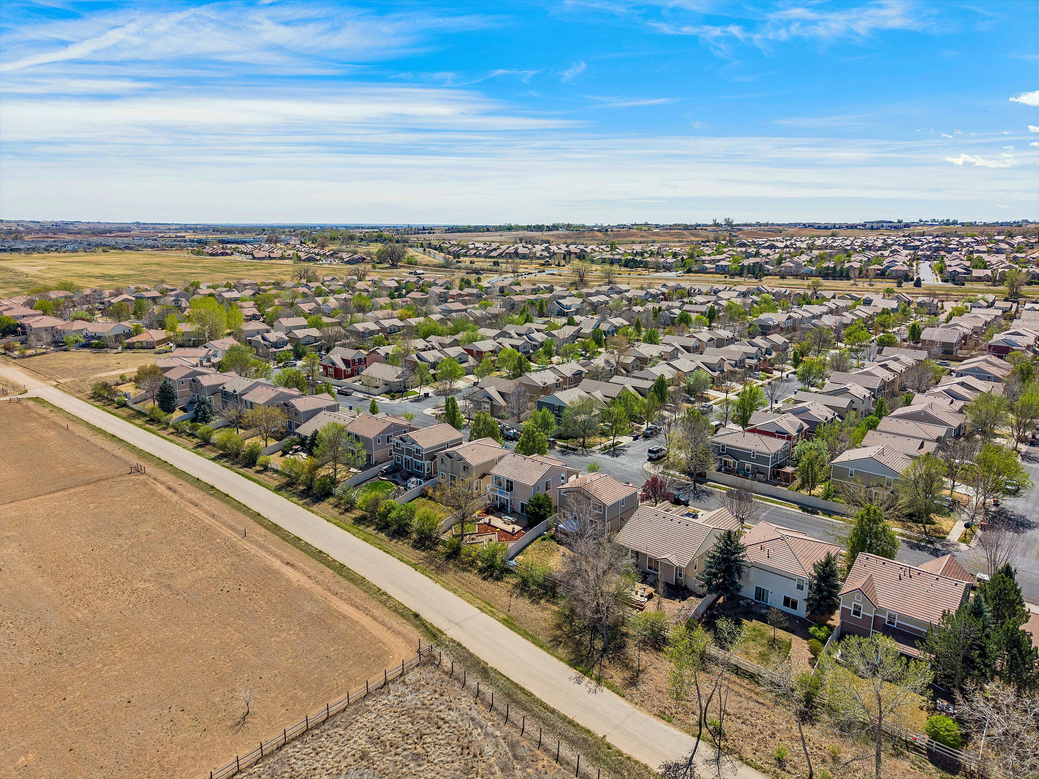  Beautifully Maintained Home Backing to Open Space with Peaceful Views - 物件實景