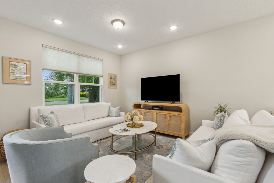 Fernandina Beach, Florida, 32034, United States, 2 Bedrooms Bedrooms, ,2 BathroomsBathrooms,Residential,For Sale,1979520