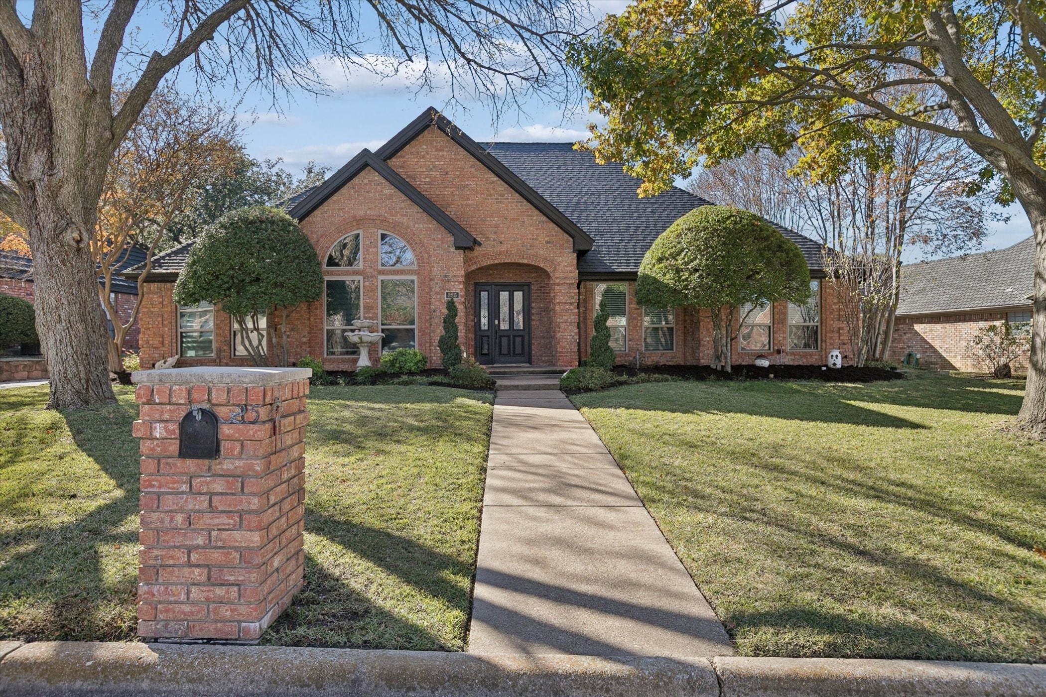 Hurst, Texas, 76054, United States, 3 Bedrooms Bedrooms, ,2 BathroomsBathrooms,Residential,For Sale,2005919