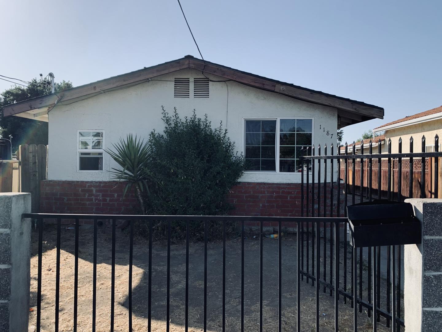 San Jose - Central, California, 95116, United States, 3 Bedrooms Bedrooms, ,2 BathroomsBathrooms,Residential,For Sale,1735453