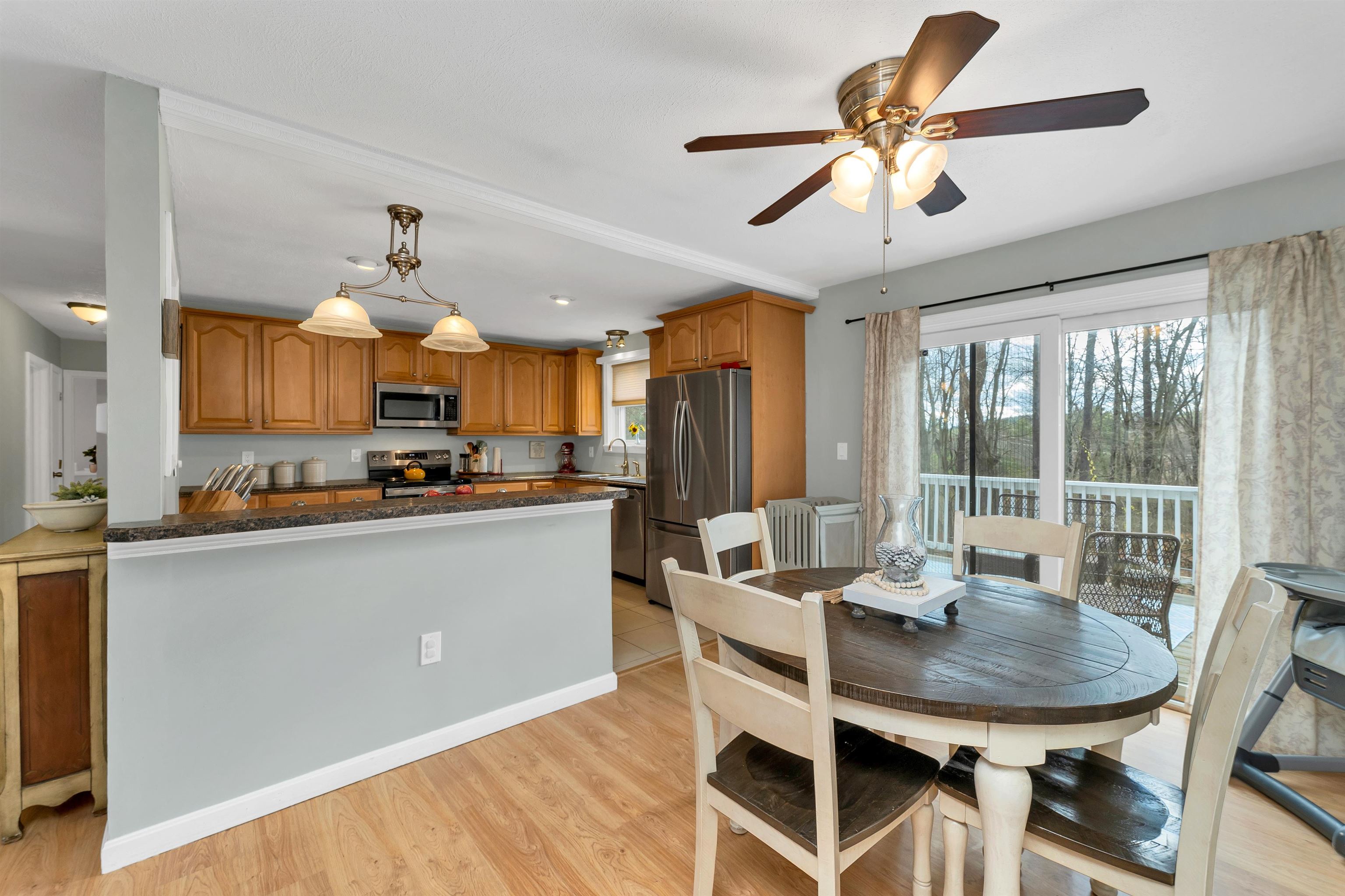 Hooksett, New Hampshire, 03106, United States, 3 Bedrooms Bedrooms, ,2 BathroomsBathrooms,Residential,For Sale,1992104