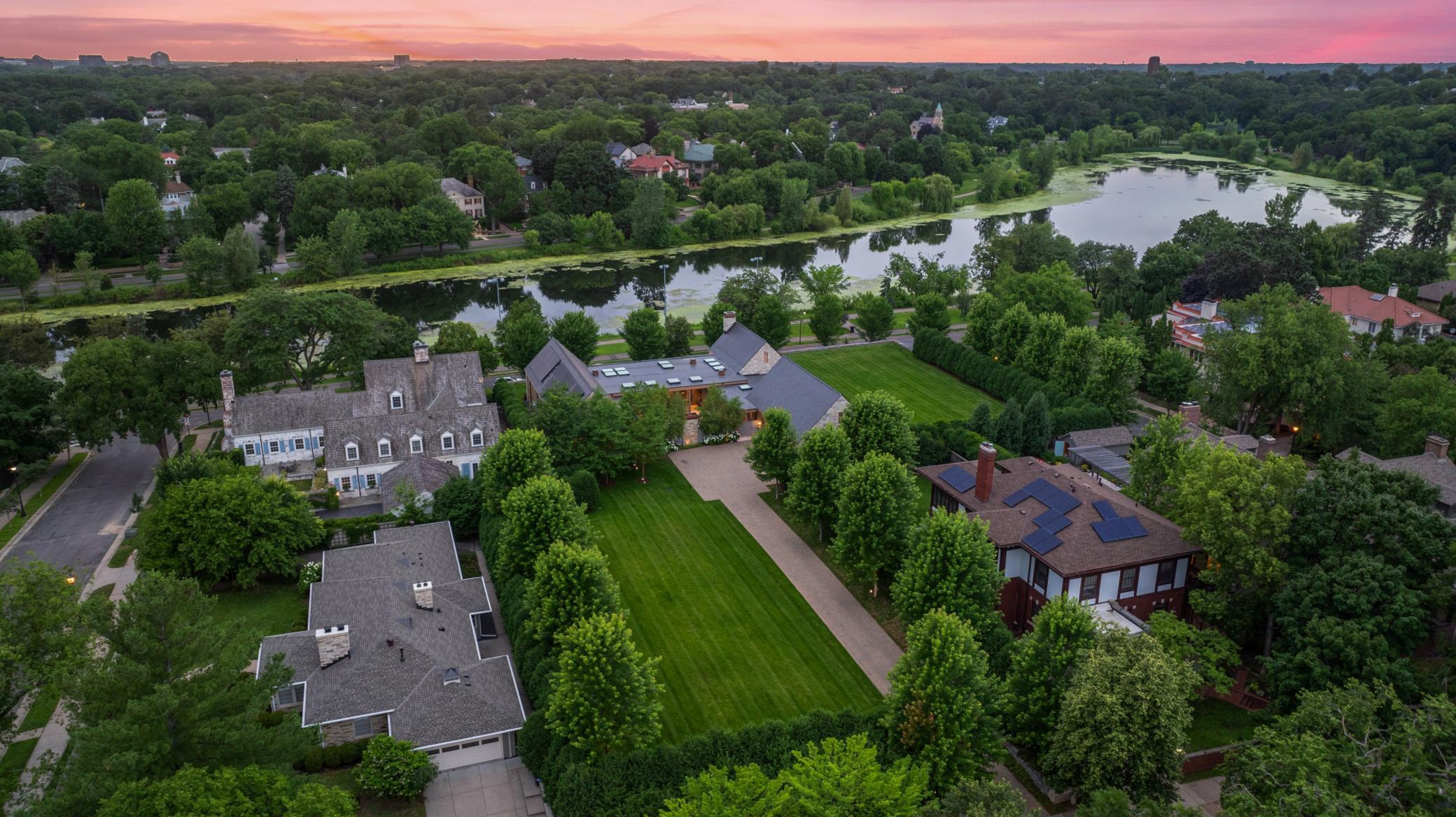 Minneapolis, Minnesota, 55405, United States, 5 Bedrooms Bedrooms, ,1 BathroomBathrooms,Residential,For Sale,1897759