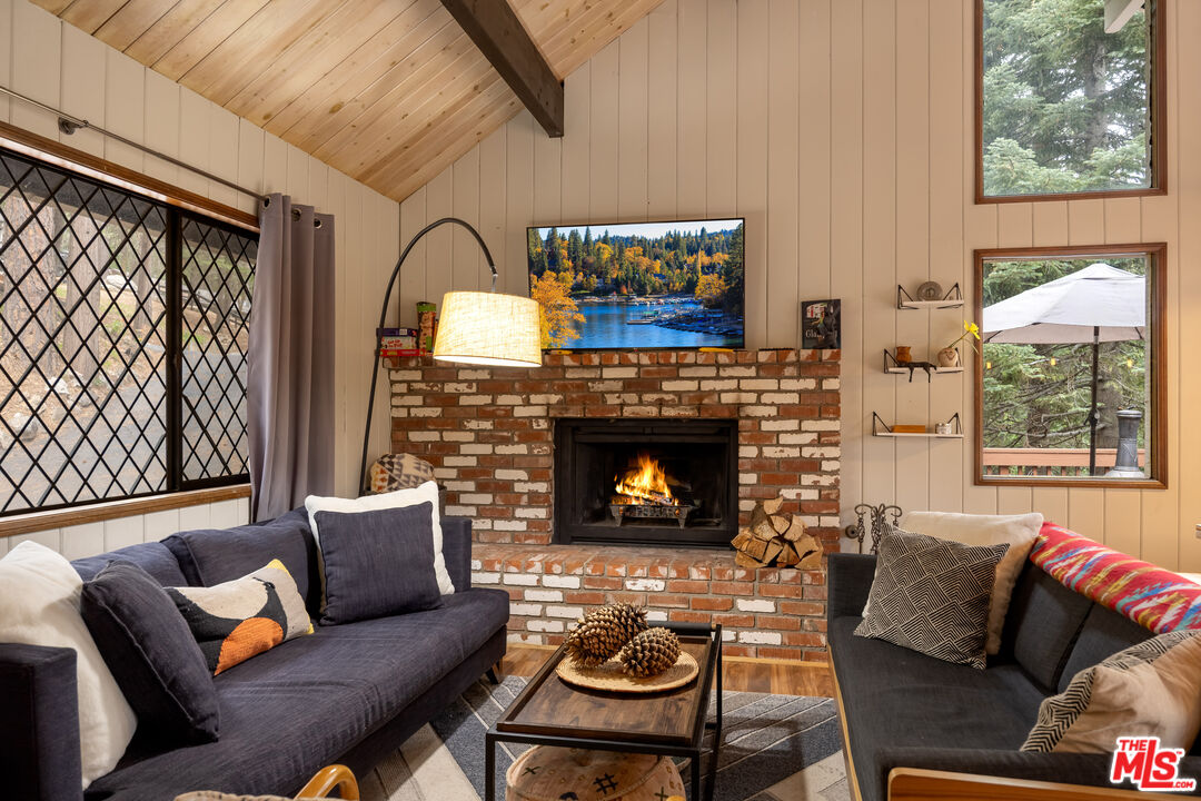 Twin Peaks, California, 92391, United States, 3 Bedrooms Bedrooms, ,2 BathroomsBathrooms,Residential,For Sale,1818443