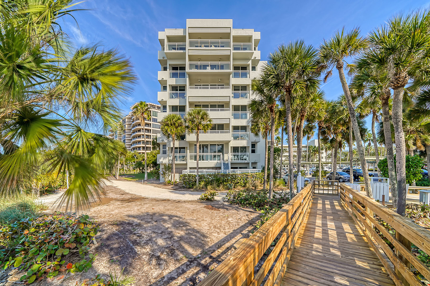  INN ON THE BEACH PH II - 物件實景