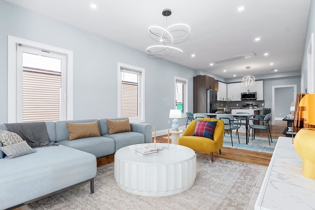 Chelsea, Massachusetts, 02150, United States, 3 Bedrooms Bedrooms, ,2 BathroomsBathrooms,Residential,For Sale,1987382