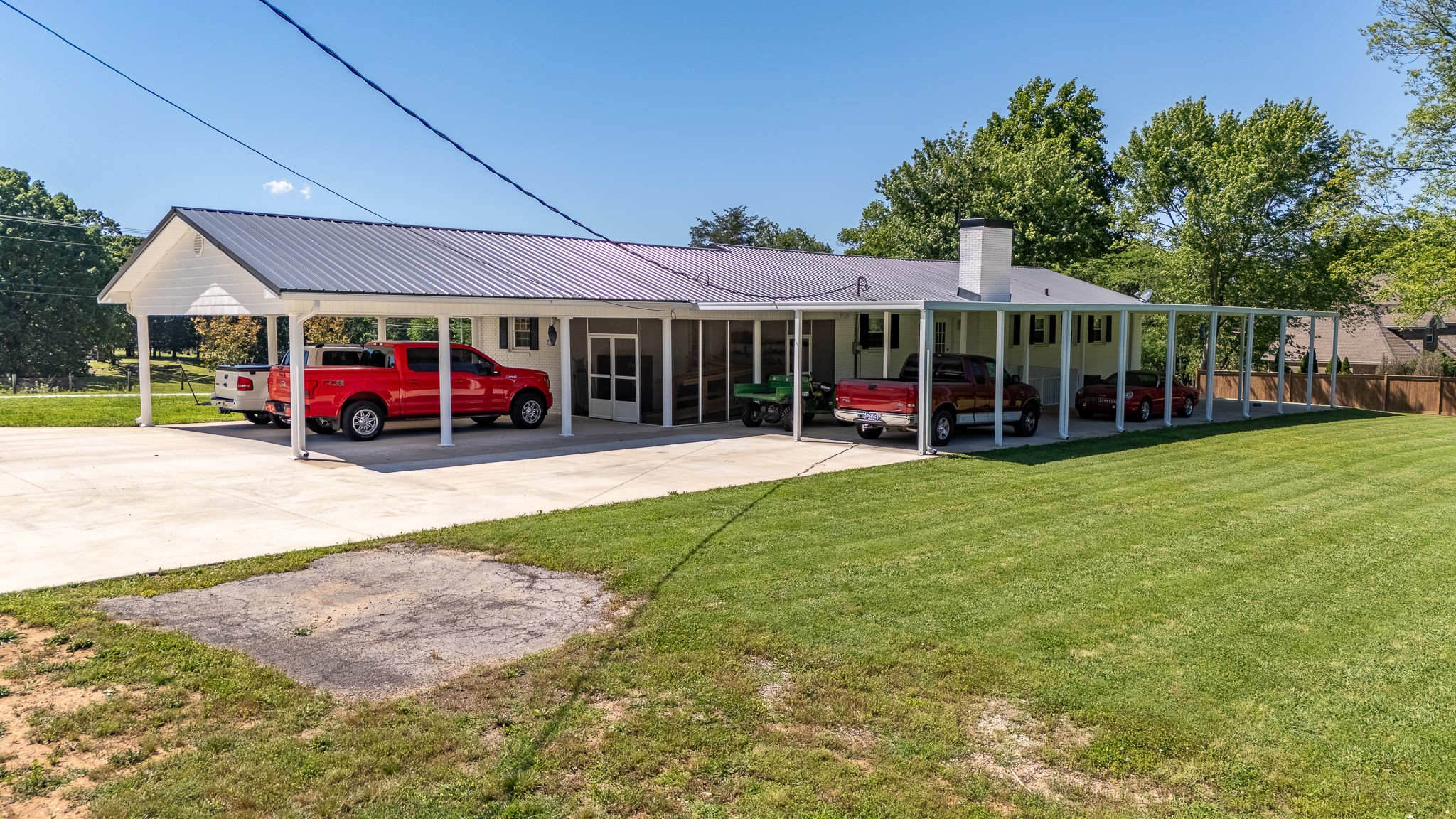 Lawrenceburg, Tennessee, 38464, United States, 3 Bedrooms Bedrooms, ,2 BathroomsBathrooms,Residential,For Sale,1828179