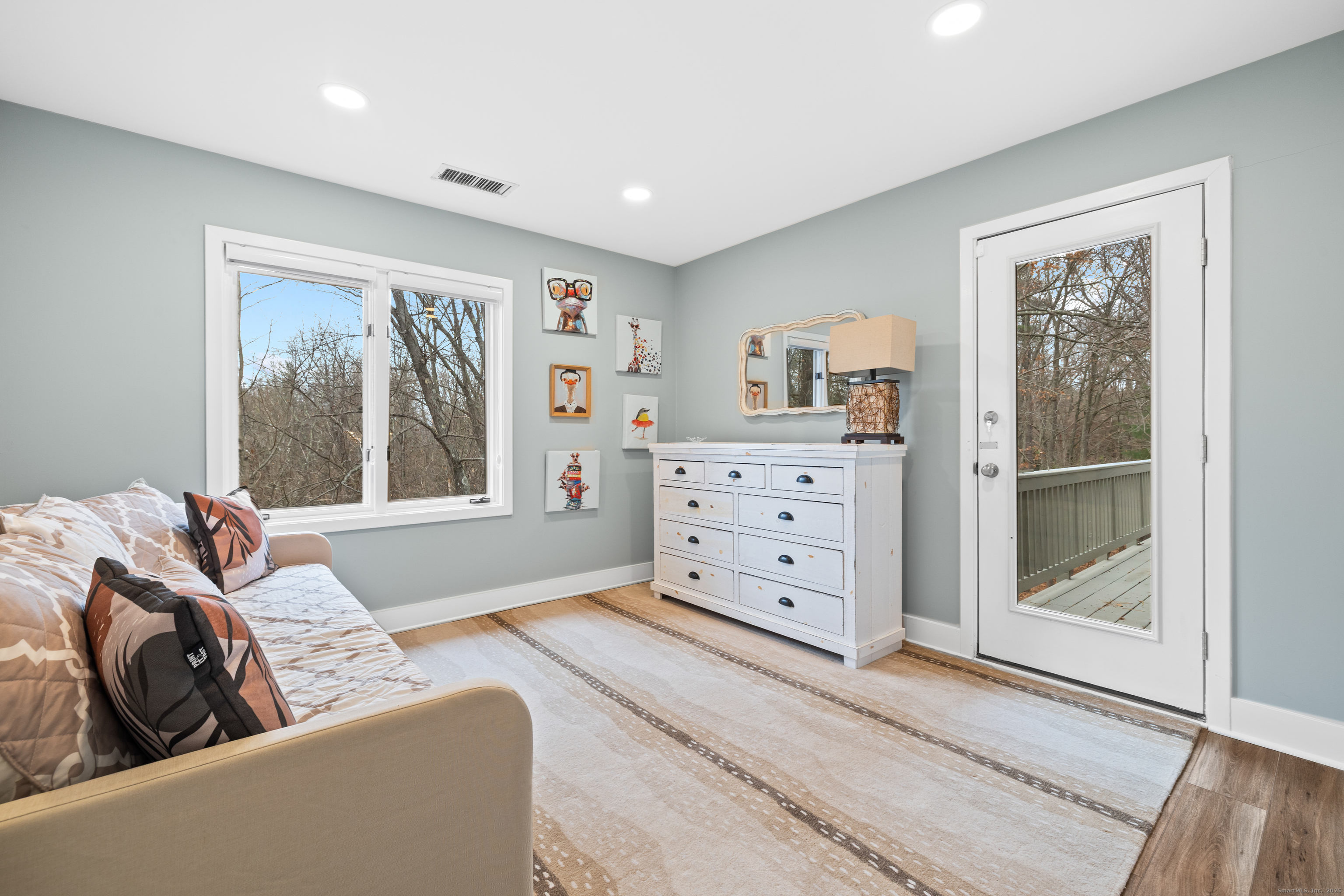 Avon, Connecticut, 06001, United States, 3 Bedrooms Bedrooms, ,4 BathroomsBathrooms,Residential,For Sale,1999811