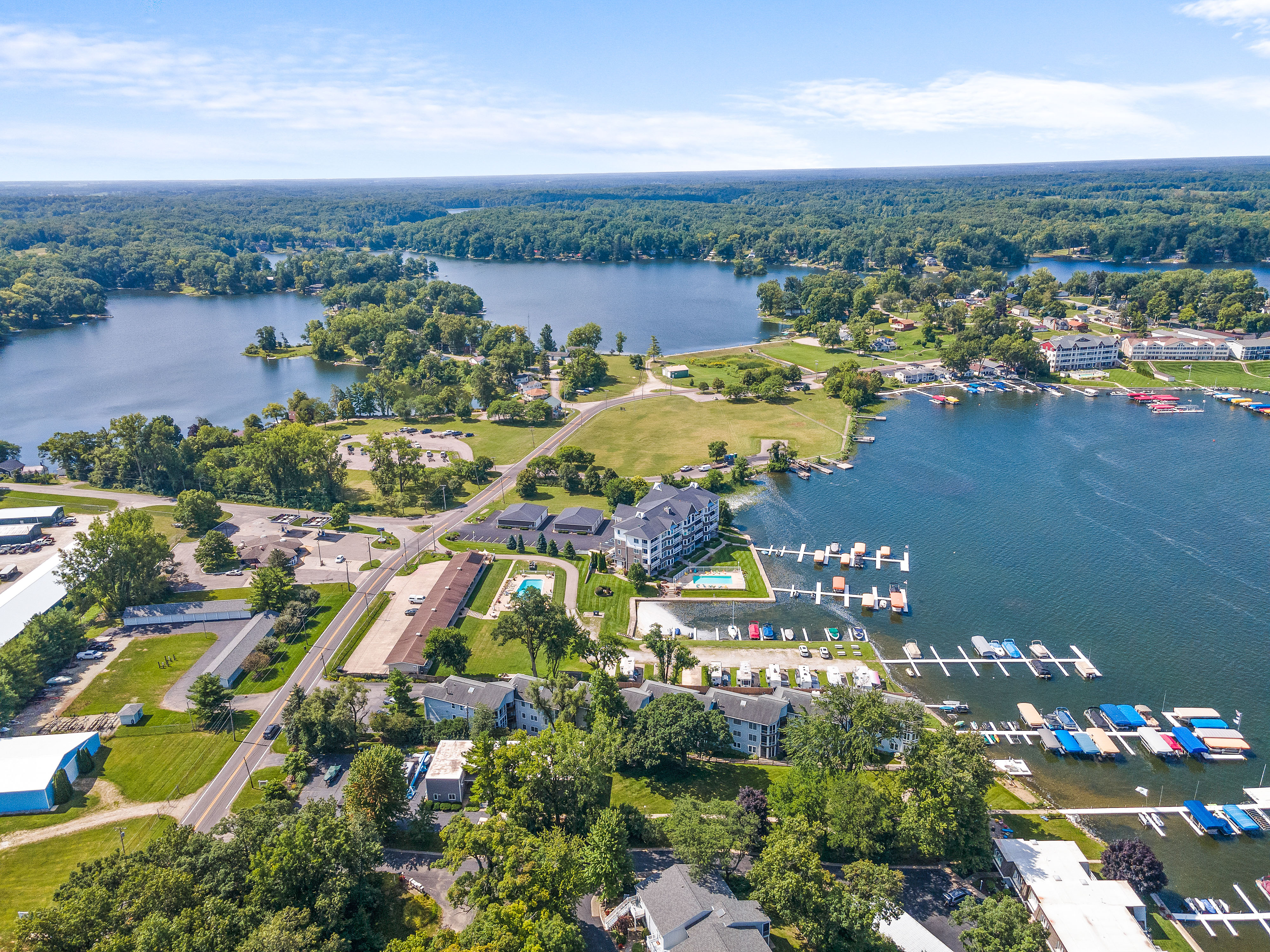  Affordable Lakefront Living on Lake Wawasee - 物件實景