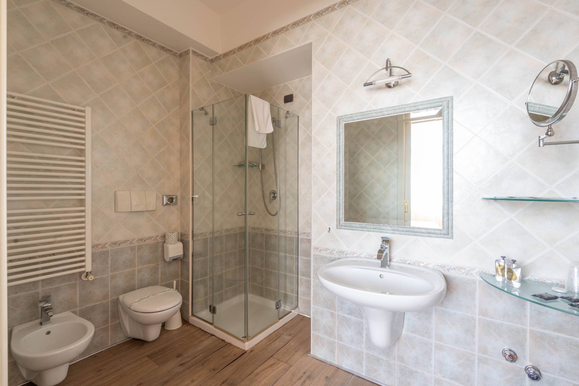Altamura, Bari, 70022, IT, 21 Bedrooms Bedrooms, ,24 BathroomsBathrooms,Residential,For Sale,1947459
