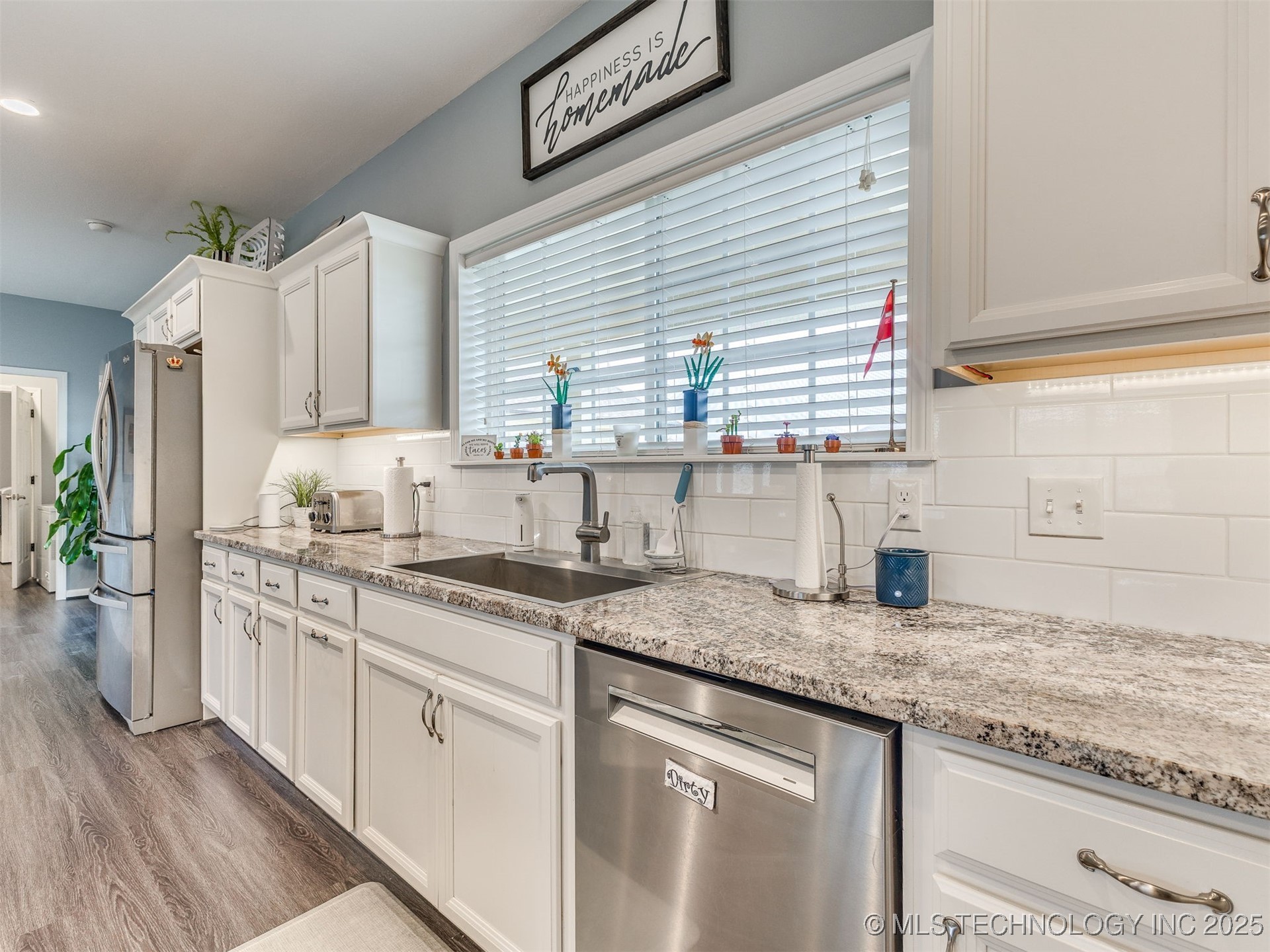 Mounds, Oklahoma, 74047, United States, 4 Bedrooms Bedrooms, ,4 BathroomsBathrooms,Residential,For Sale,1985246