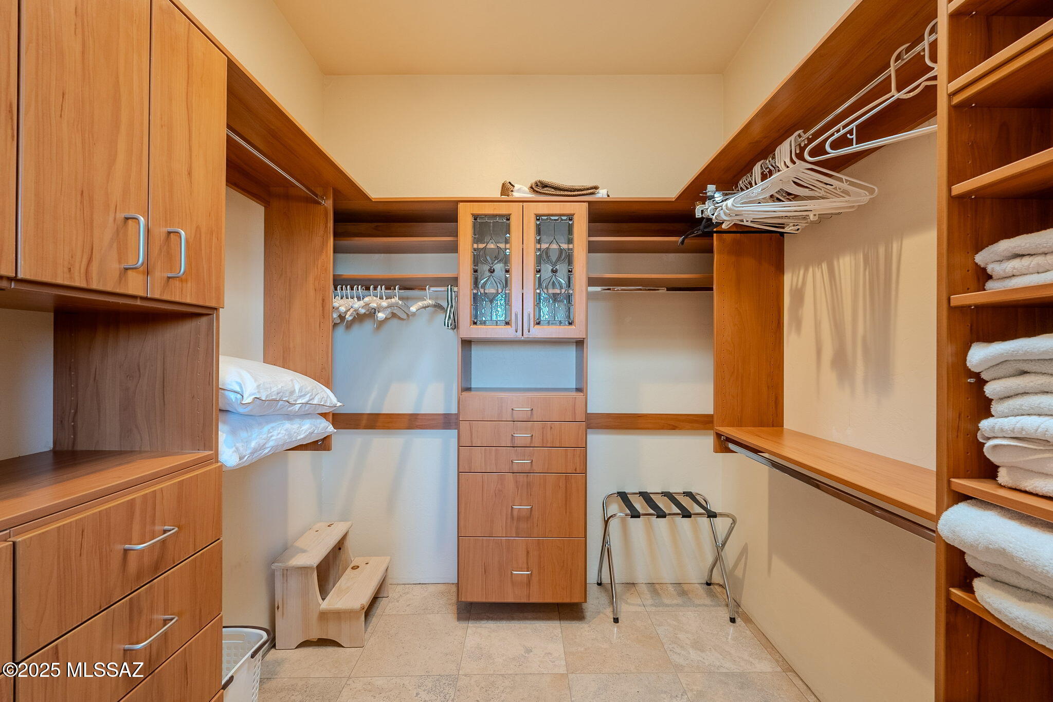 Tucson, Arizona, 85719, United States, 5 Bedrooms Bedrooms, ,5 BathroomsBathrooms,Residential,For Sale,1778389