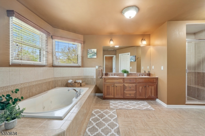 Andover Twp., New Jersey, 07821, United States, 4 Bedrooms Bedrooms, ,3 BathroomsBathrooms,Residential,For Sale,1793413