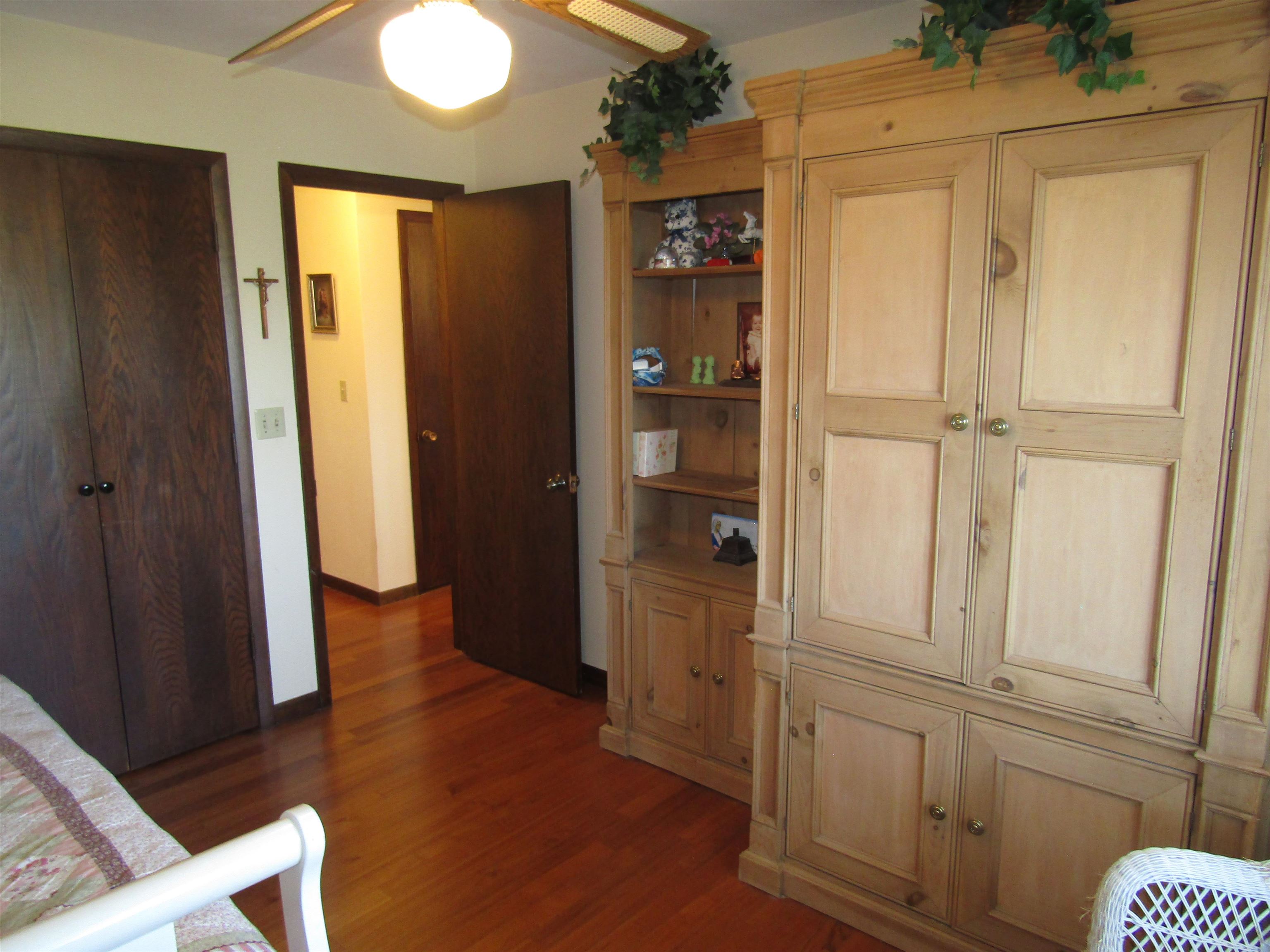 Beloit, Wisconsin, 53511, United States, 6 Bedrooms Bedrooms, ,5 BathroomsBathrooms,Residential,For Sale,1923330