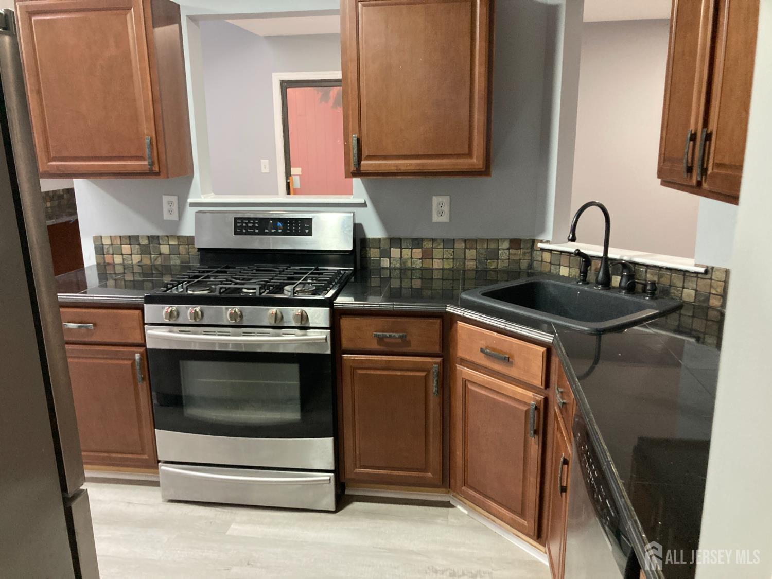 North Brunswick, New Jersey, 08902, United States, 3 Bedrooms Bedrooms, ,2 BathroomsBathrooms,Residential,For Sale,1999515