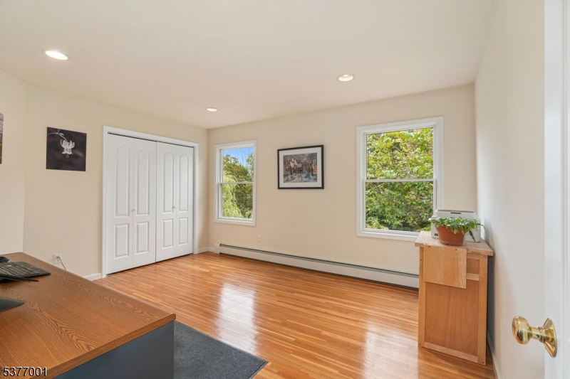 Newton Town, New Jersey, 07860, United States, 4 Bedrooms Bedrooms, ,3 BathroomsBathrooms,Residential,For Sale,1985191