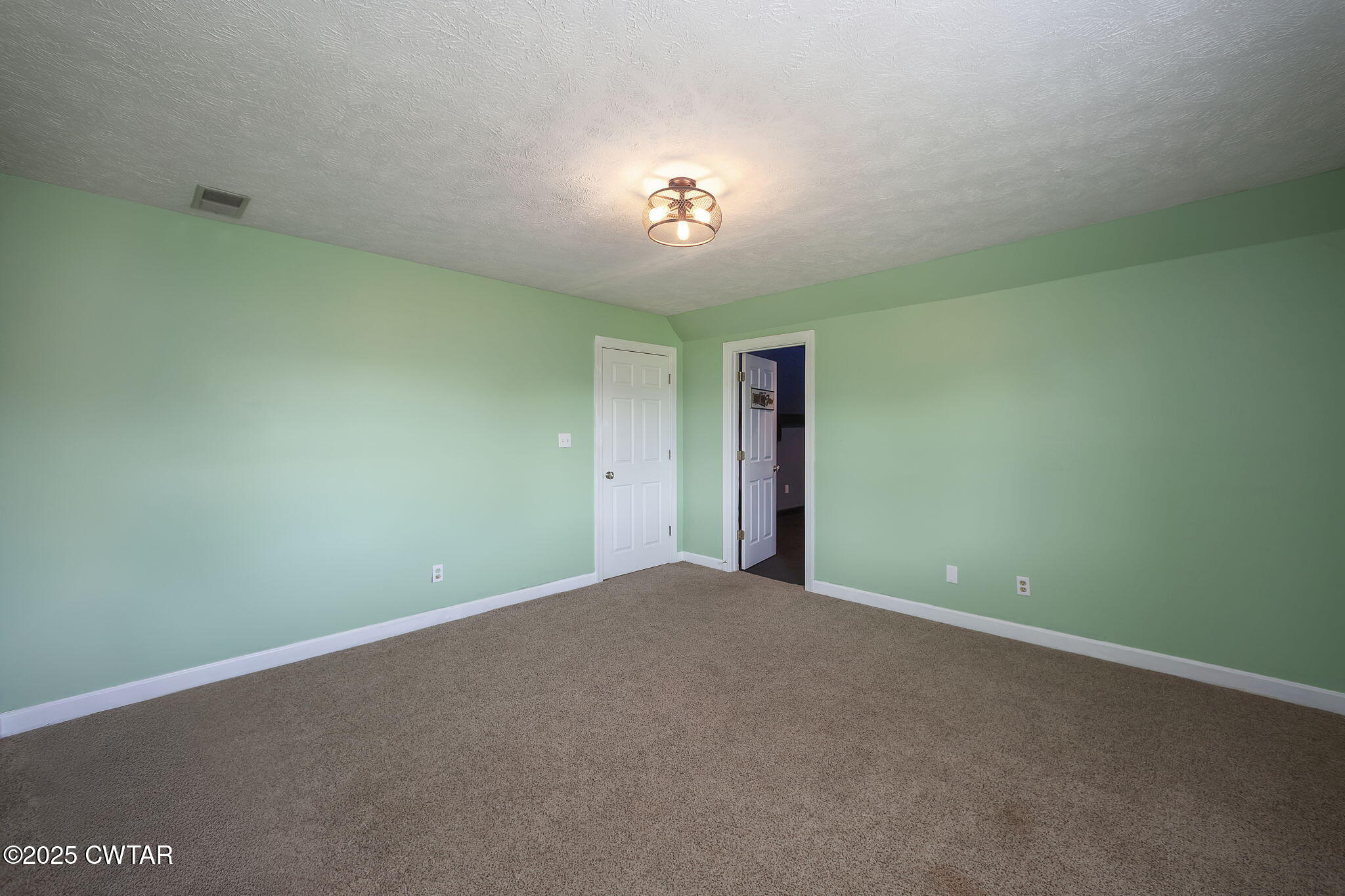 Jackson, Tennessee, 38305, United States, 4 Bedrooms Bedrooms, ,3 BathroomsBathrooms,Residential,For Sale,1929723