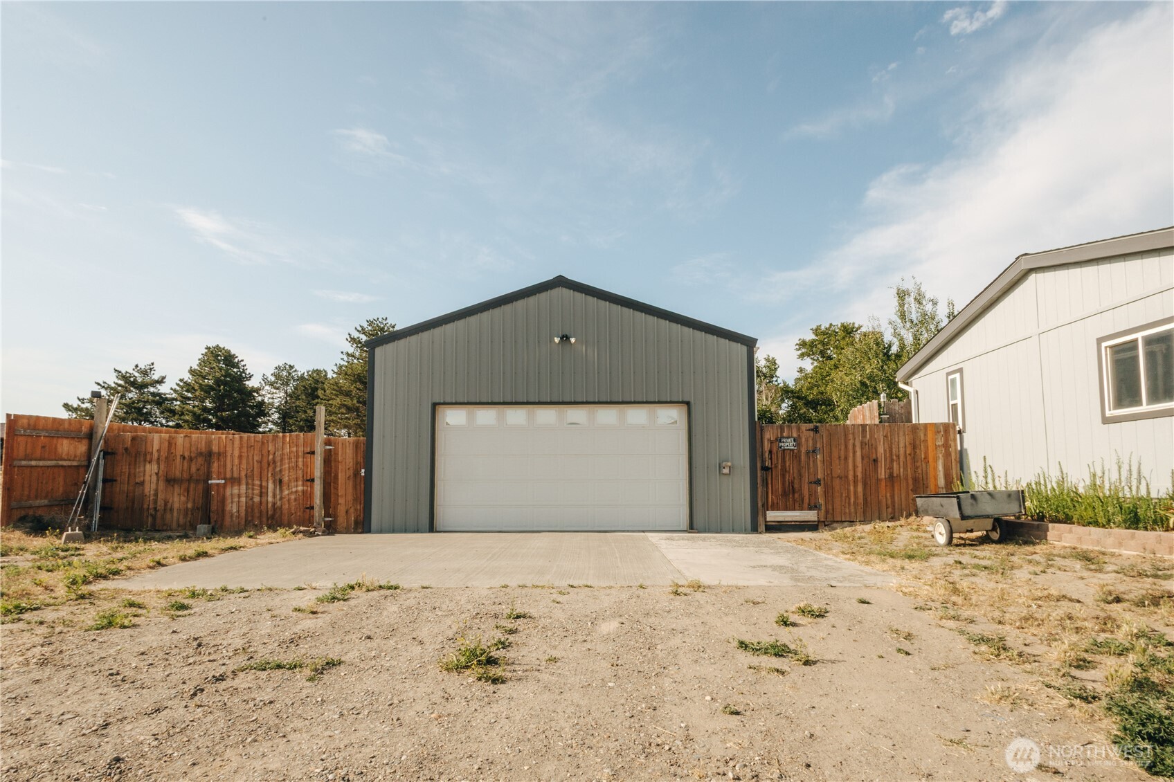 Benton City, Washington, 99320, United States, 3 Bedrooms Bedrooms, ,1 BathroomBathrooms,Residential,For Sale,1937195