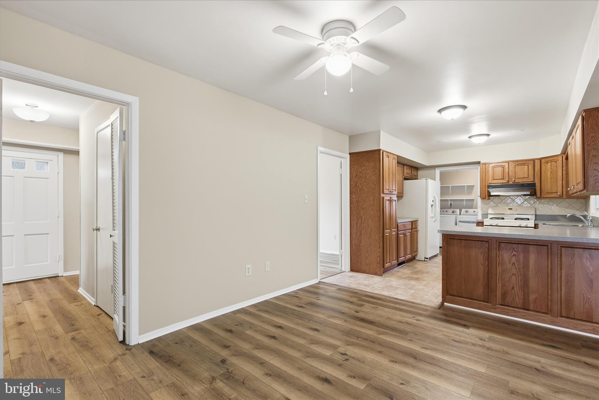 Bowie, Maryland, 20715, United States, 5 Bedrooms Bedrooms, ,3 BathroomsBathrooms,Residential,For Sale,2009655