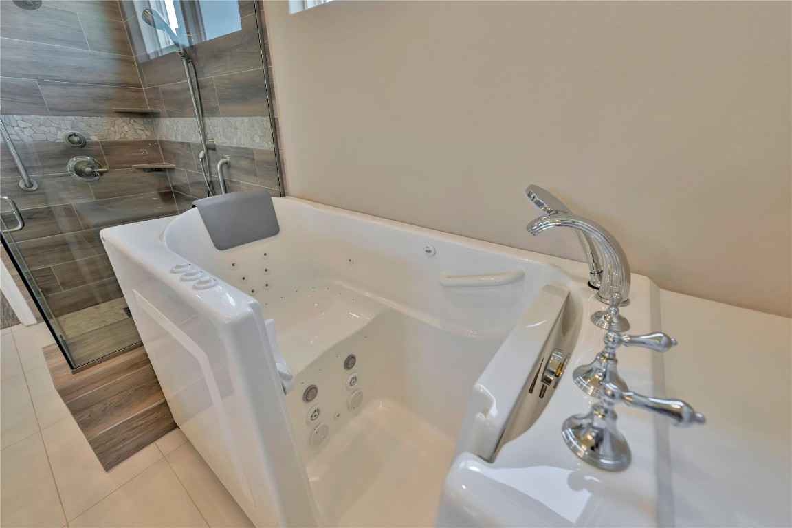 429 Mayapple Road, Horseshoe Bay, Texas, 78657, United States, 2 Bedrooms Bedrooms, ,3 BathroomsBathrooms,Residential,For Sale,429 Mayapple Road,1628308