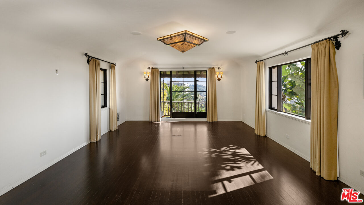 Los Angeles, California, 90027, United States, 6 Bedrooms Bedrooms, ,11 BathroomsBathrooms,Residential,For Sale,1695736
