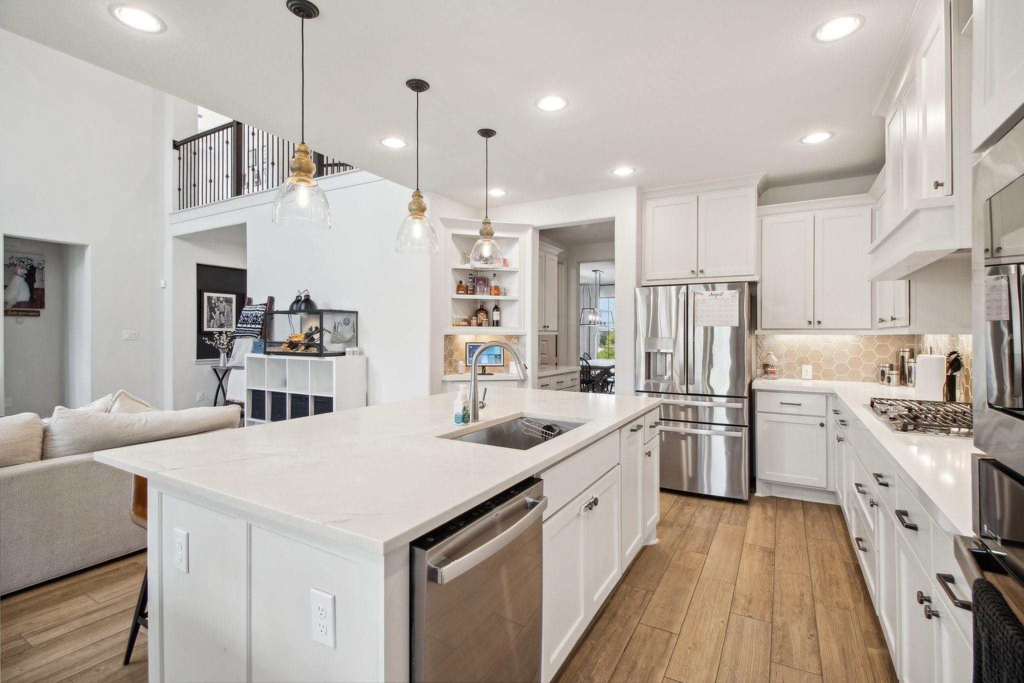 Fulshear, Texas, 77494, United States, 5 Bedrooms Bedrooms, ,5 BathroomsBathrooms,Residential,For Sale,2005391