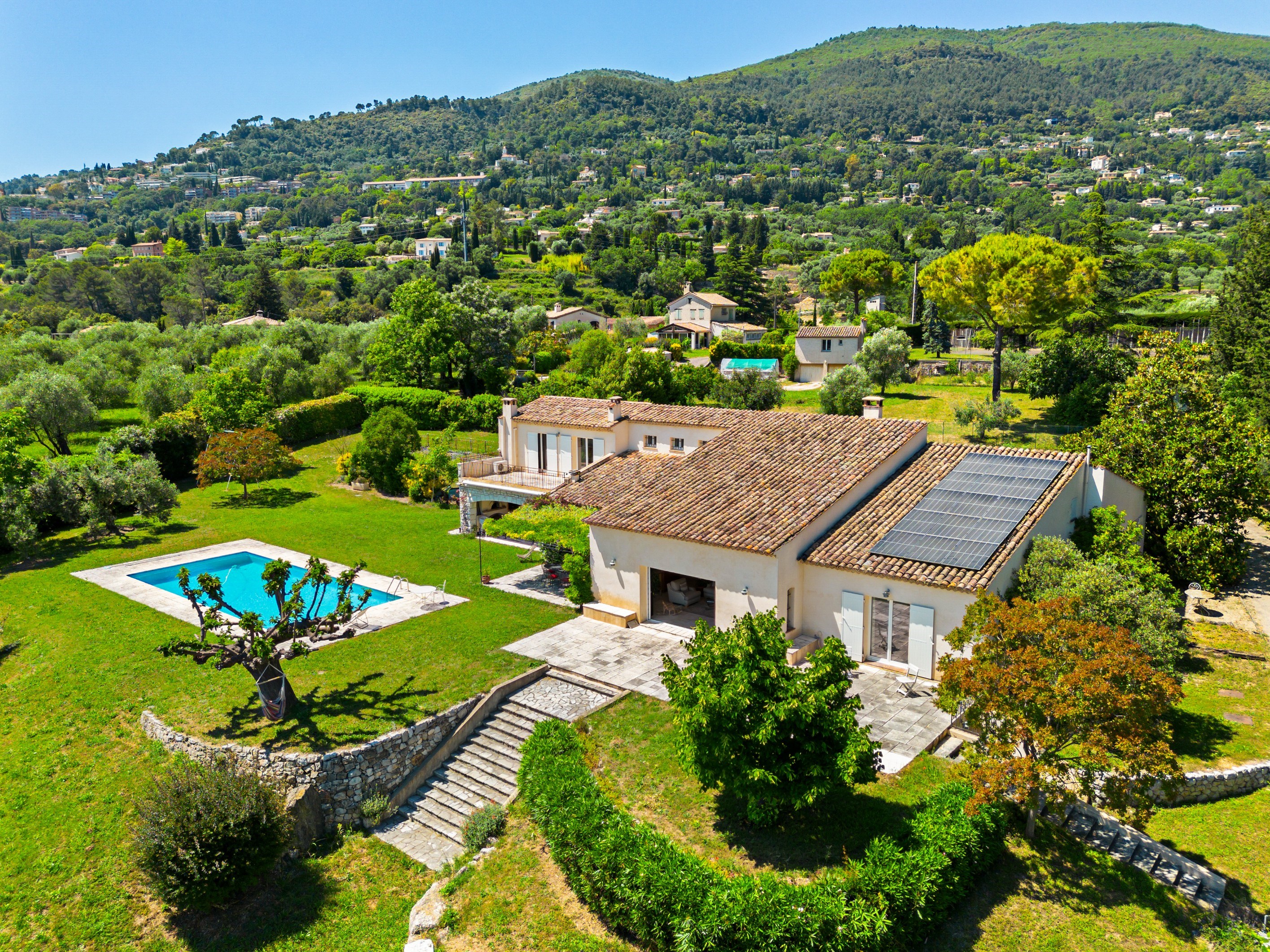  Grasse Saint-Mathieu, private villa with pool, 6 bedrooms and independent apart… - 物件實景