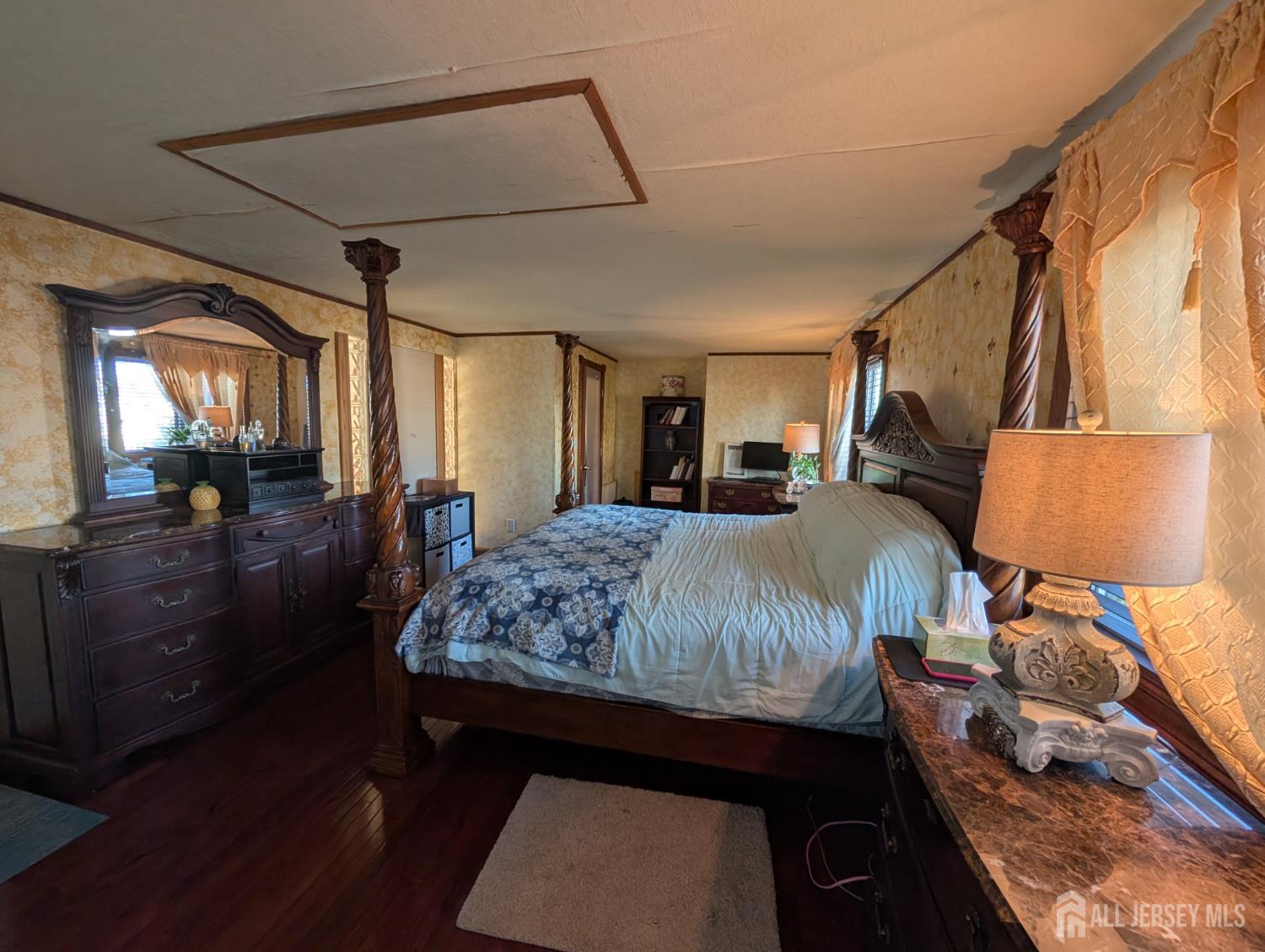 Old Bridge, New Jersey, 08857, United States, 3 Bedrooms Bedrooms, ,2 BathroomsBathrooms,Residential,For Sale,1849014