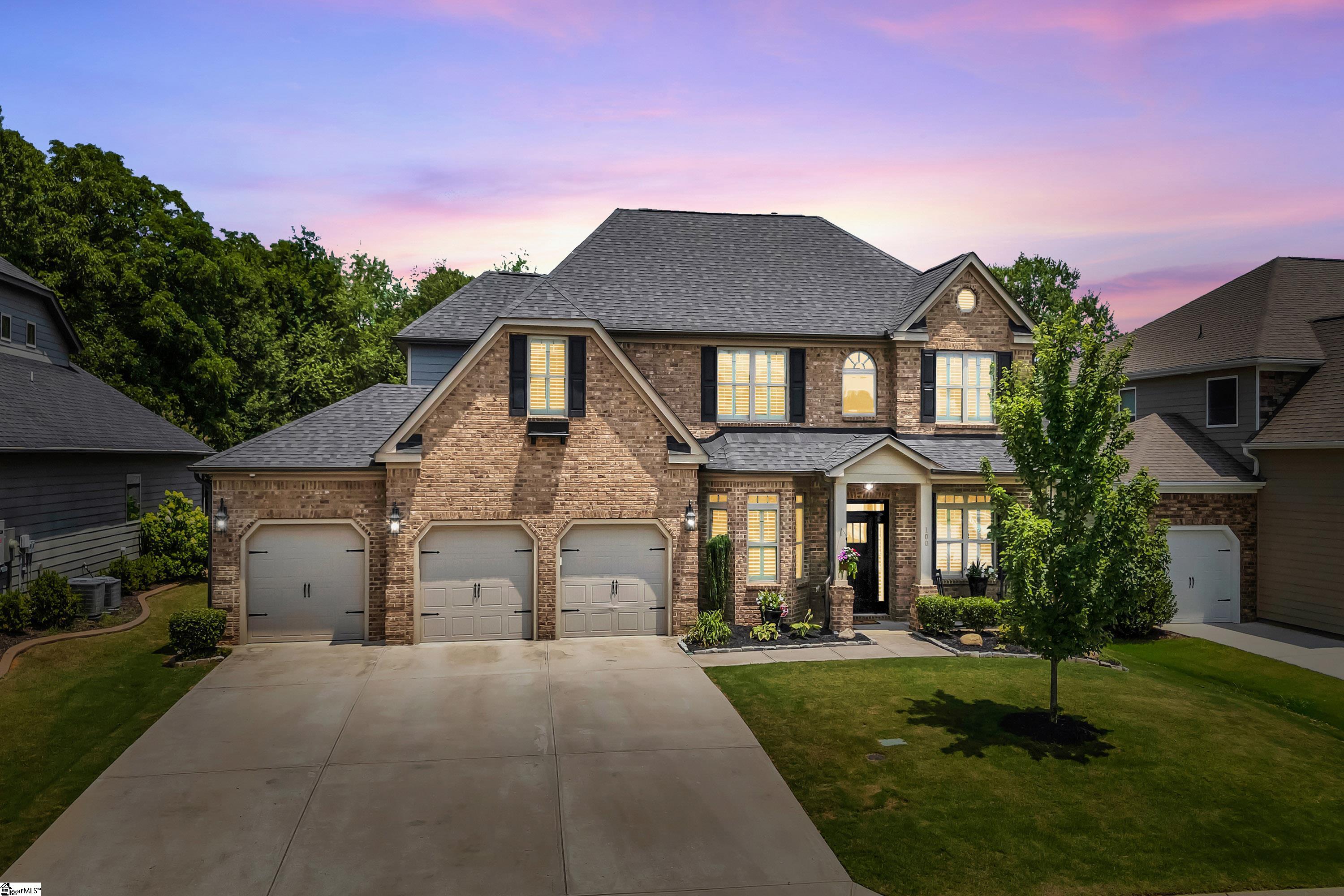 Simpsonville, South Carolina, 29681, United States, 5 Bedrooms Bedrooms, ,4 BathroomsBathrooms,Residential,For Sale,1885438