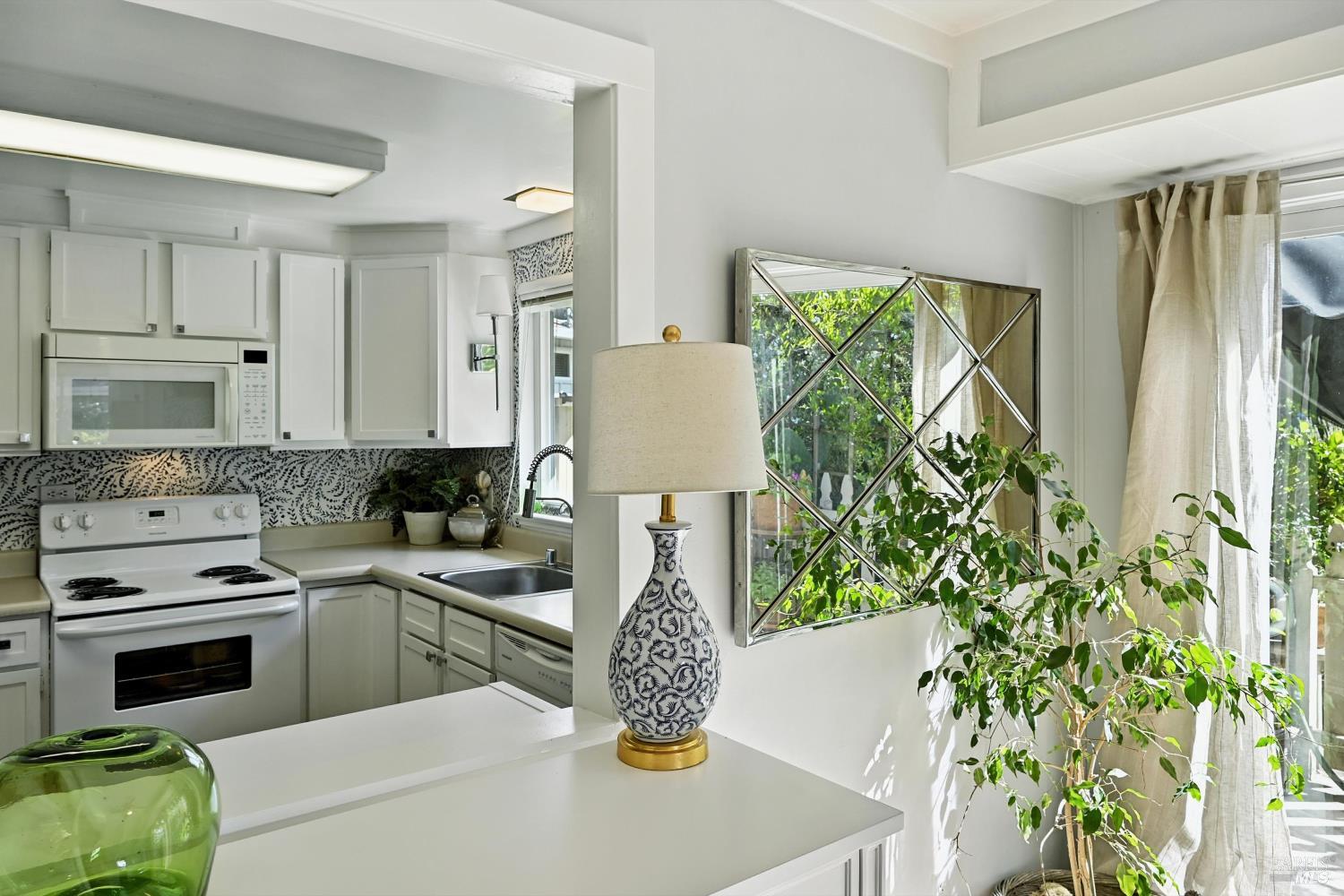 Santa Rosa, California, 95409, United States, 2 Bedrooms Bedrooms, ,2 BathroomsBathrooms,Residential,For Sale,1940455