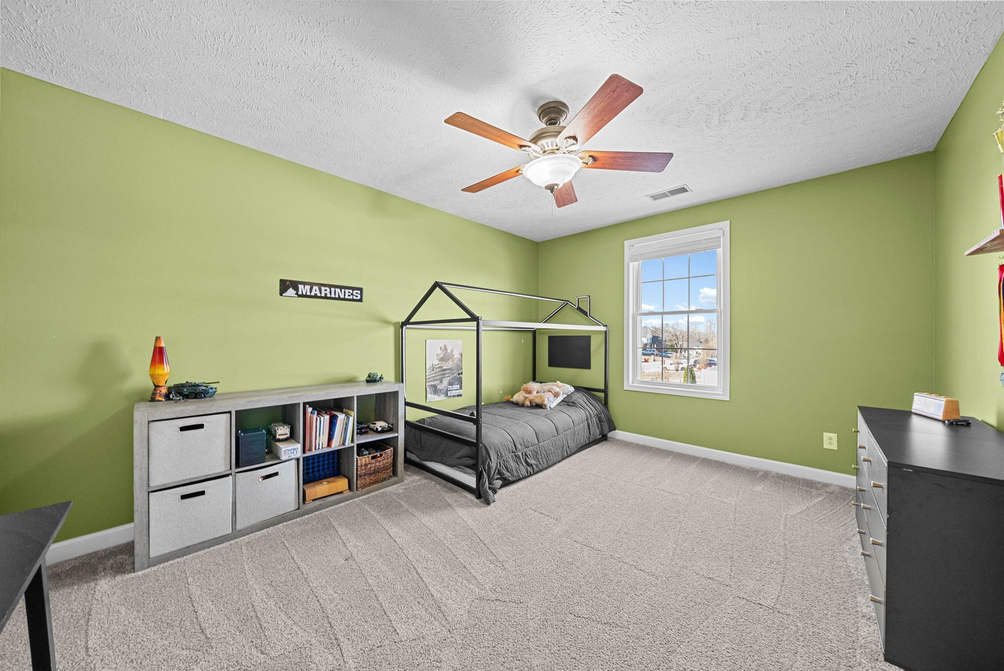 Clarksville, Tennessee, 37043, United States, 5 Bedrooms Bedrooms, ,3 BathroomsBathrooms,Residential,For Sale,2009051