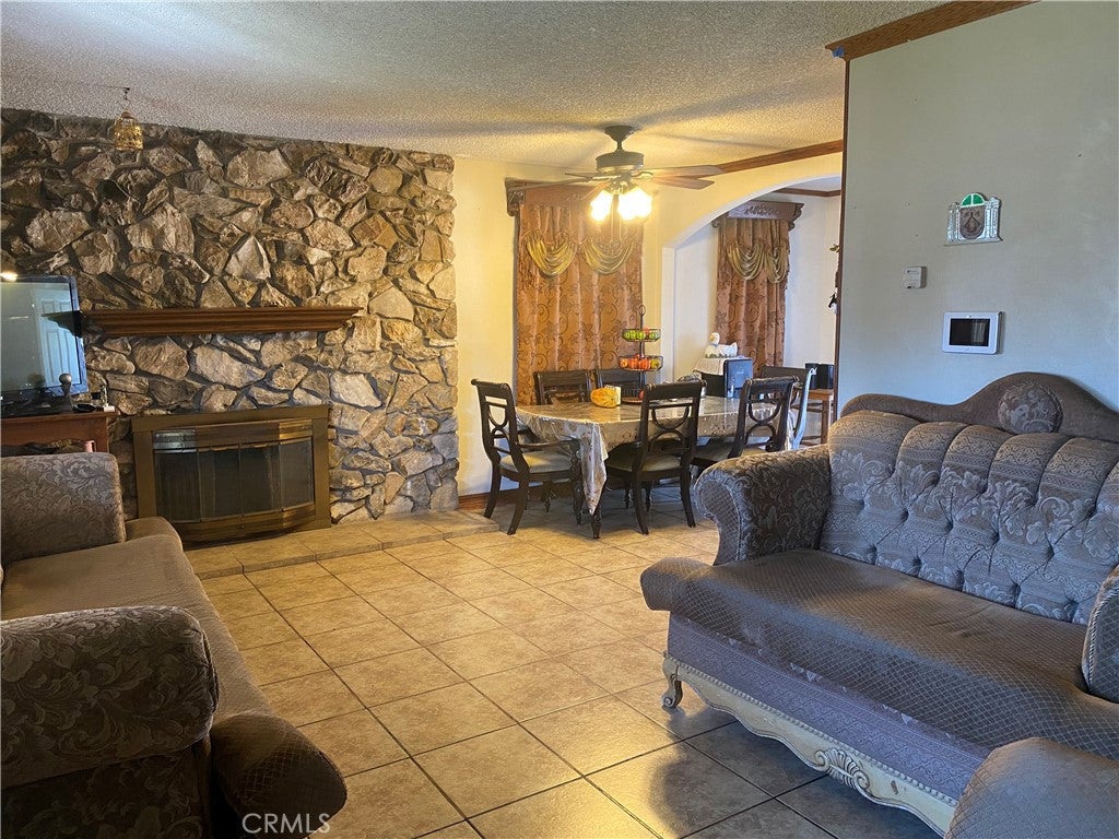 Compton, California, 90221, United States, 4 Bedrooms Bedrooms, ,2 BathroomsBathrooms,Residential,For Sale,1975515