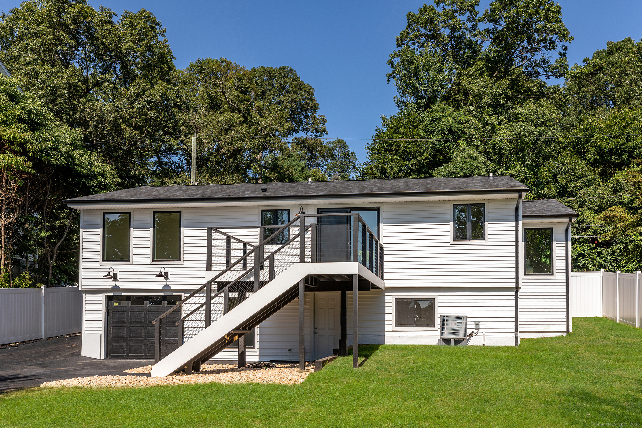 Brookfield, Connecticut, 06804, United States, 3 Bedrooms Bedrooms, ,2 BathroomsBathrooms,Residential,For Sale,1911070
