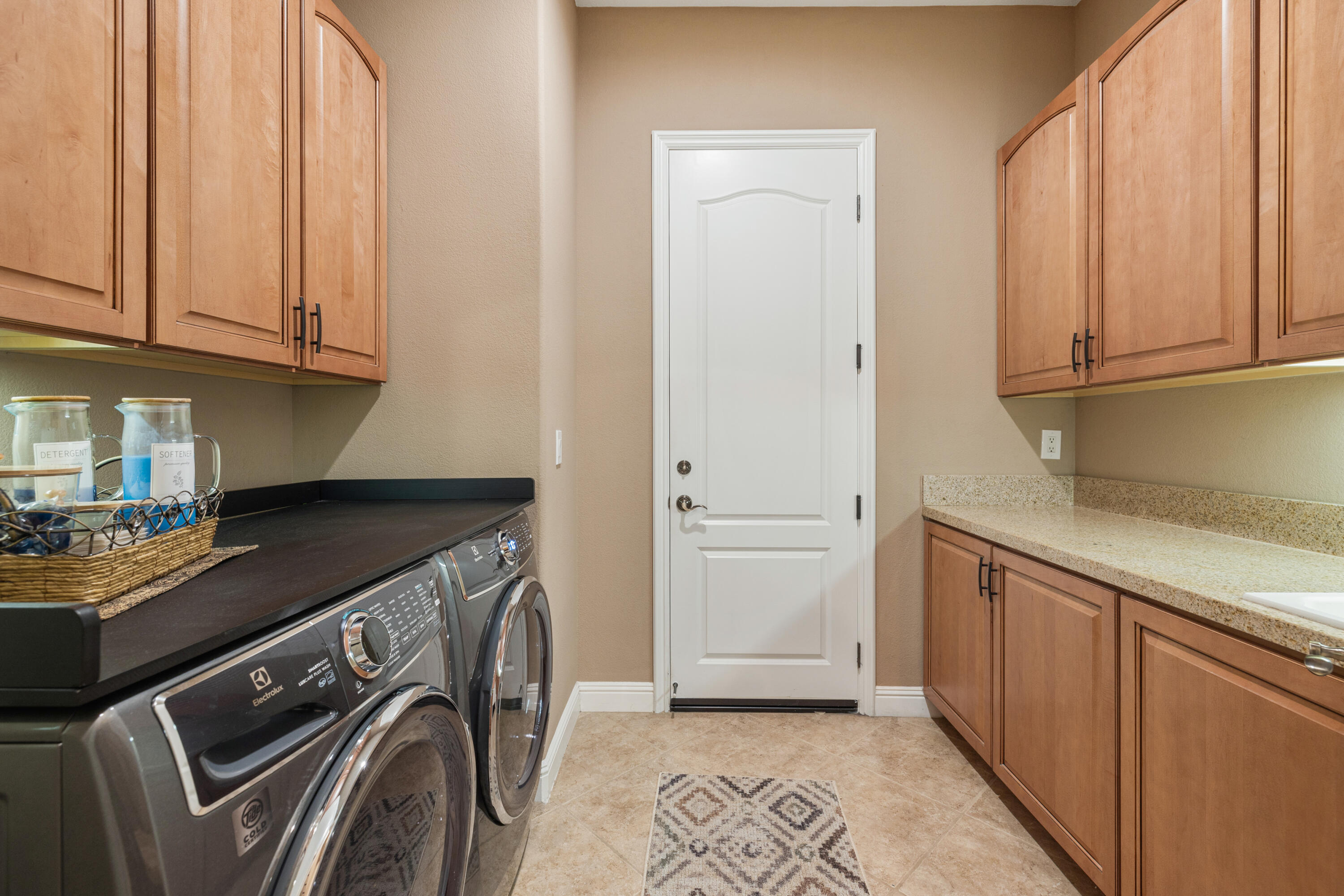 La Quinta, California, 92253, United States, 3 Bedrooms Bedrooms, ,4 BathroomsBathrooms,Residential,For Sale,2002197