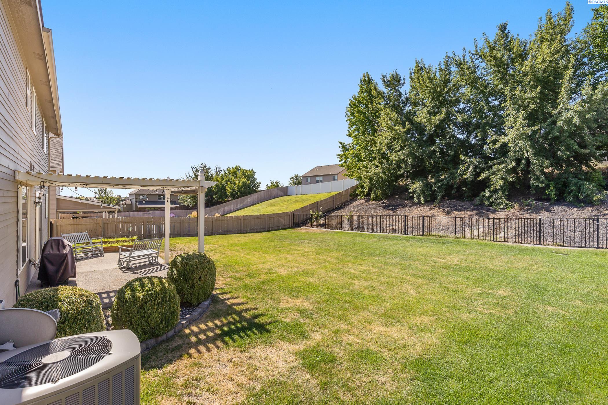 Richland, Washington, 99354, United States, 5 Bedrooms Bedrooms, ,2 BathroomsBathrooms,Residential,For Sale,1925310