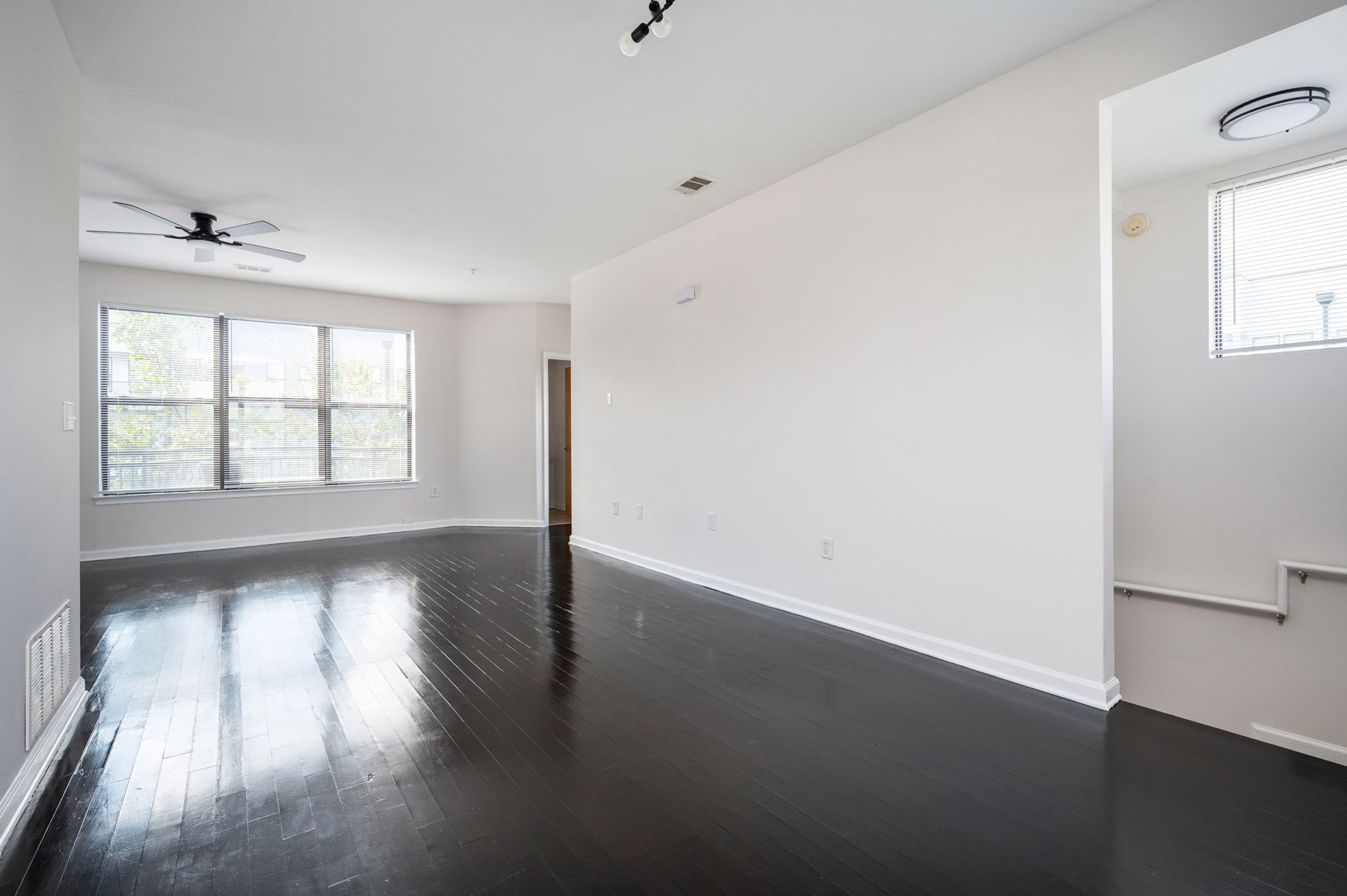  Townhome-style Unit and the Convenience of Intown Living at Sky Lofts - 物件實景