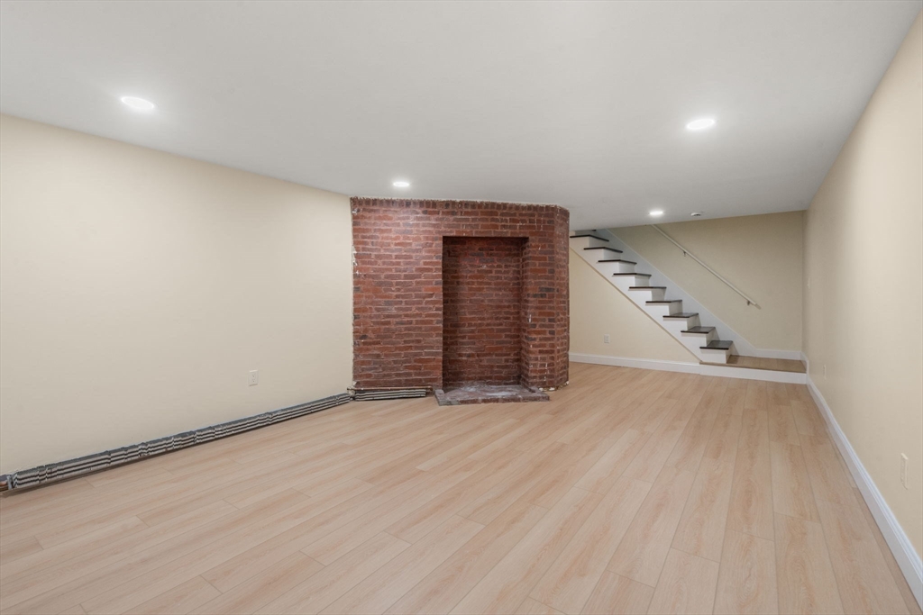 Reading, Massachusetts, 01867, United States, 5 Bedrooms Bedrooms, ,3 BathroomsBathrooms,Residential,For Sale,1951022