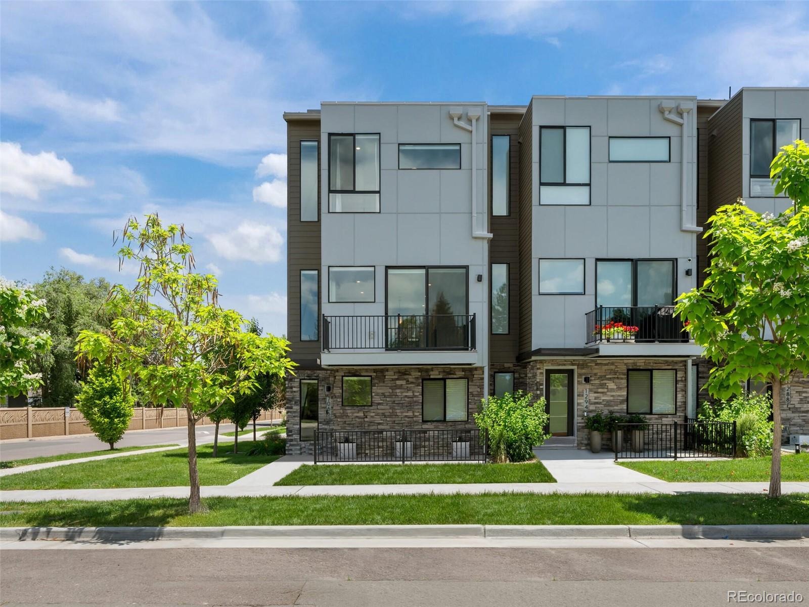 Lakewood, Colorado, 80214, United States, 3 Bedrooms Bedrooms, ,3 BathroomsBathrooms,Residential,For Sale,1866622