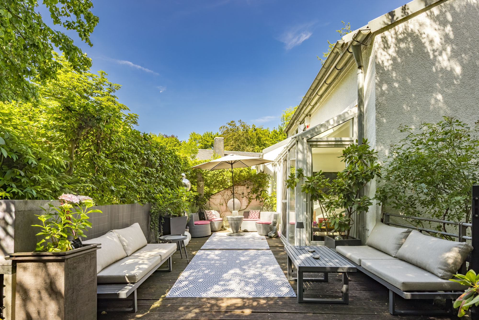  Living Between Nature and the City – Semi-Detached House with a Pool - 物件實景