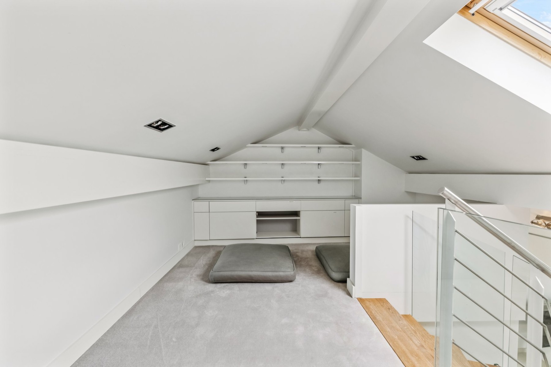  STUNNING LUXURY DUPLEX WITH EXCEPTIONAL PANORAMIC VIEWS OF THE LAKE - 物件實景