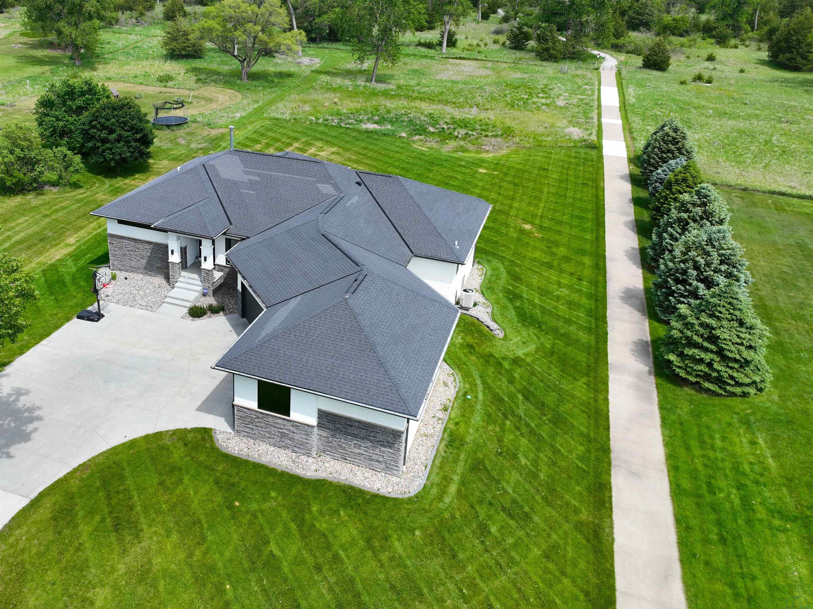 Jefferson, South Dakota, 57038, United States, 6 Bedrooms Bedrooms, ,3 BathroomsBathrooms,Residential,For Sale,1978978