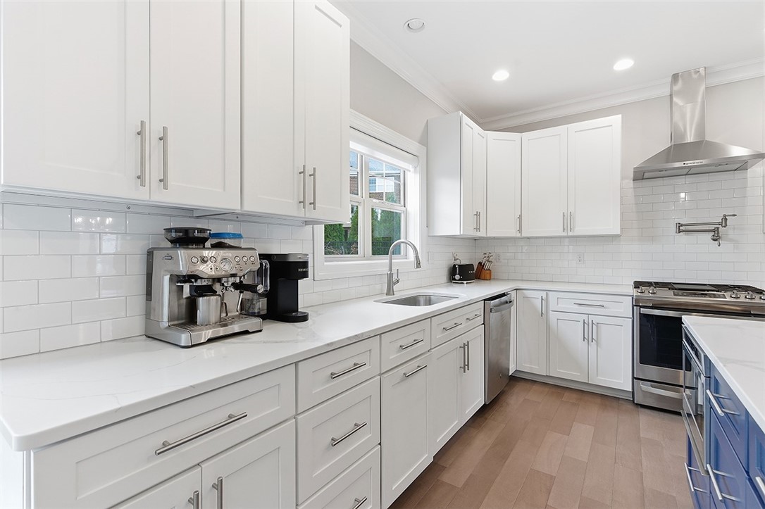 Collier Twp, Pennsylvania, 15205, United States, 4 Bedrooms Bedrooms, ,4 BathroomsBathrooms,Residential,For Sale,1994329