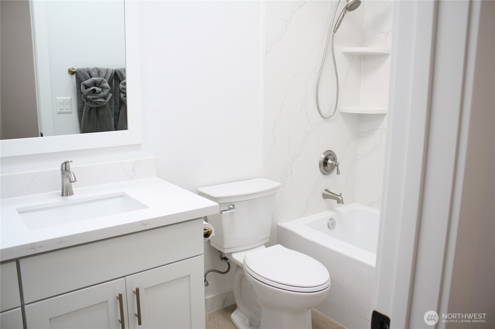 Shoreline, Washington, 98133, United States, 3 Bedrooms Bedrooms, ,2 BathroomsBathrooms,Residential,For Sale,1976952