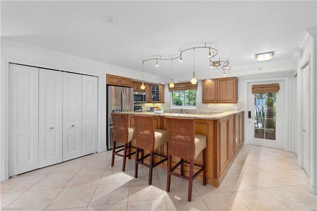 Naples, Florida, 34102, United States, 2 Bedrooms Bedrooms, ,2 BathroomsBathrooms,Residential,For Sale,1987994