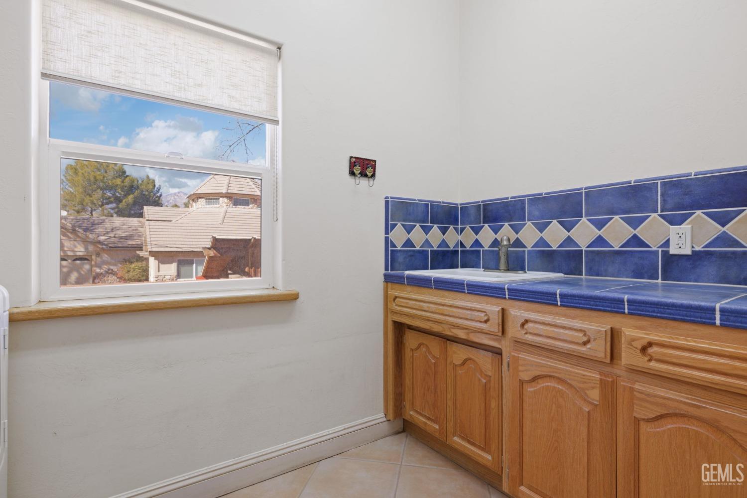 Kernville, California, 93238, United States, 4 Bedrooms Bedrooms, ,3 BathroomsBathrooms,Residential,For Sale,1941989