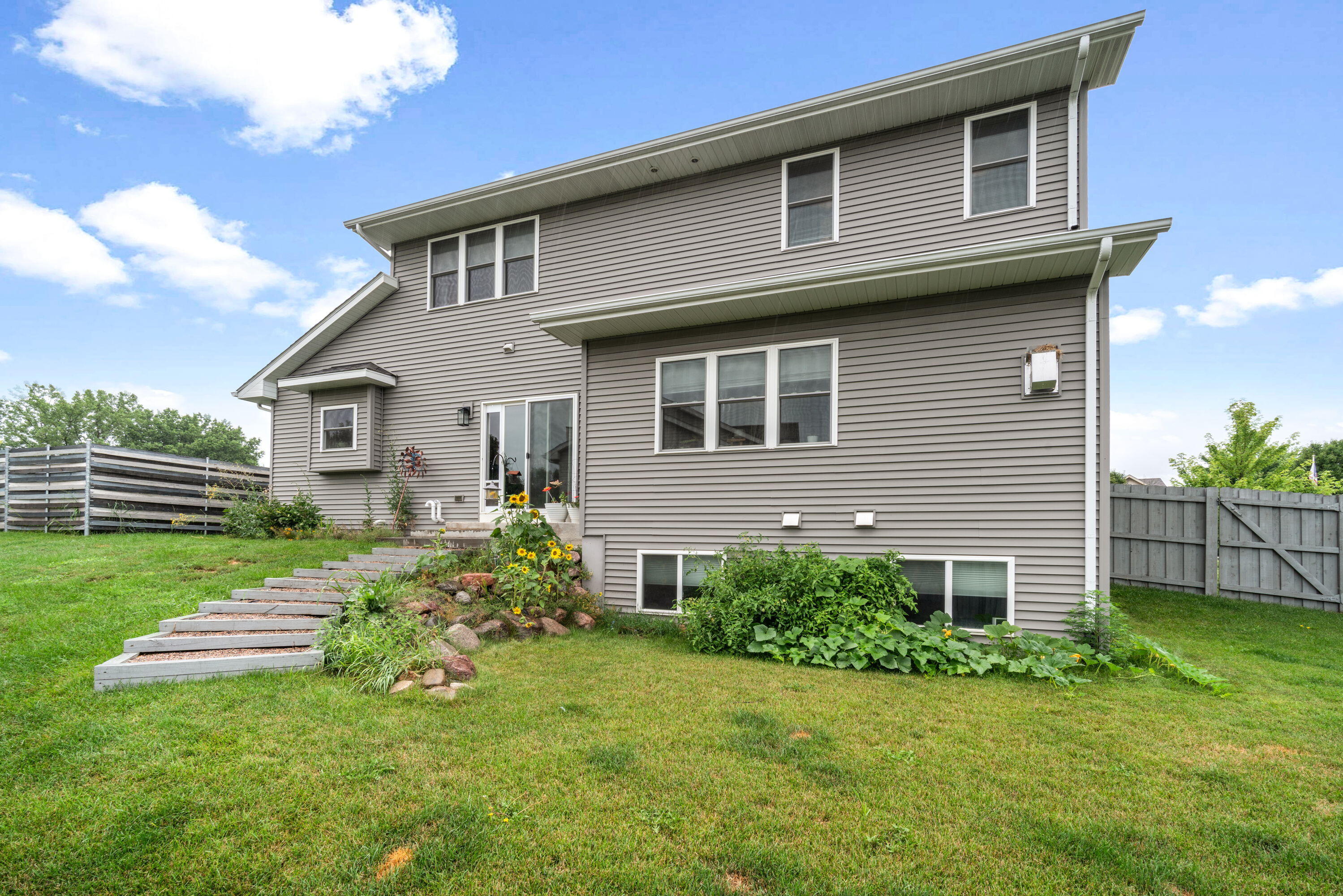 Mount Pleasant, Wisconsin, 53406, United States, 3 Bedrooms Bedrooms, ,4 BathroomsBathrooms,Residential,For Sale,1912298