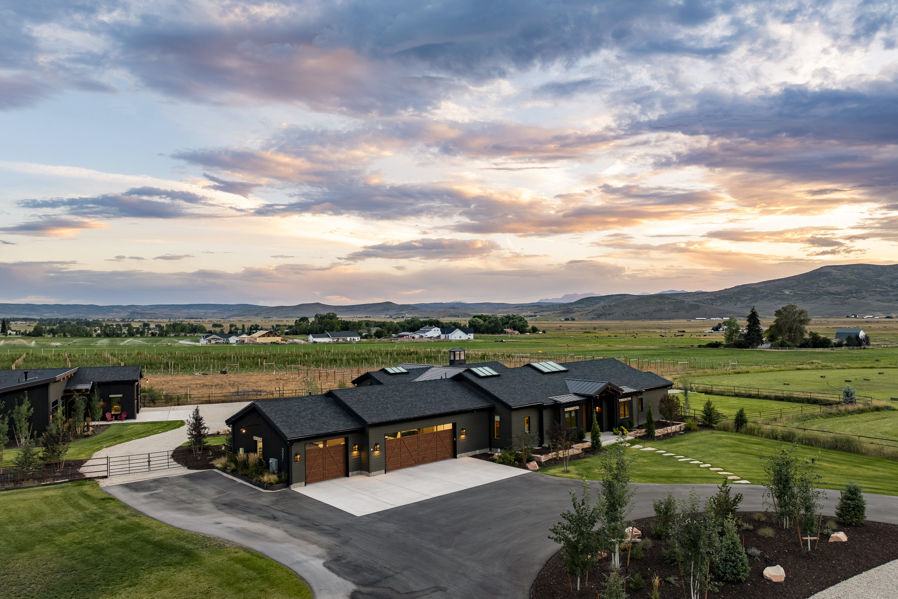  Rural Chic Farmhouse with Expansive Views and Seclusion - 物件實景