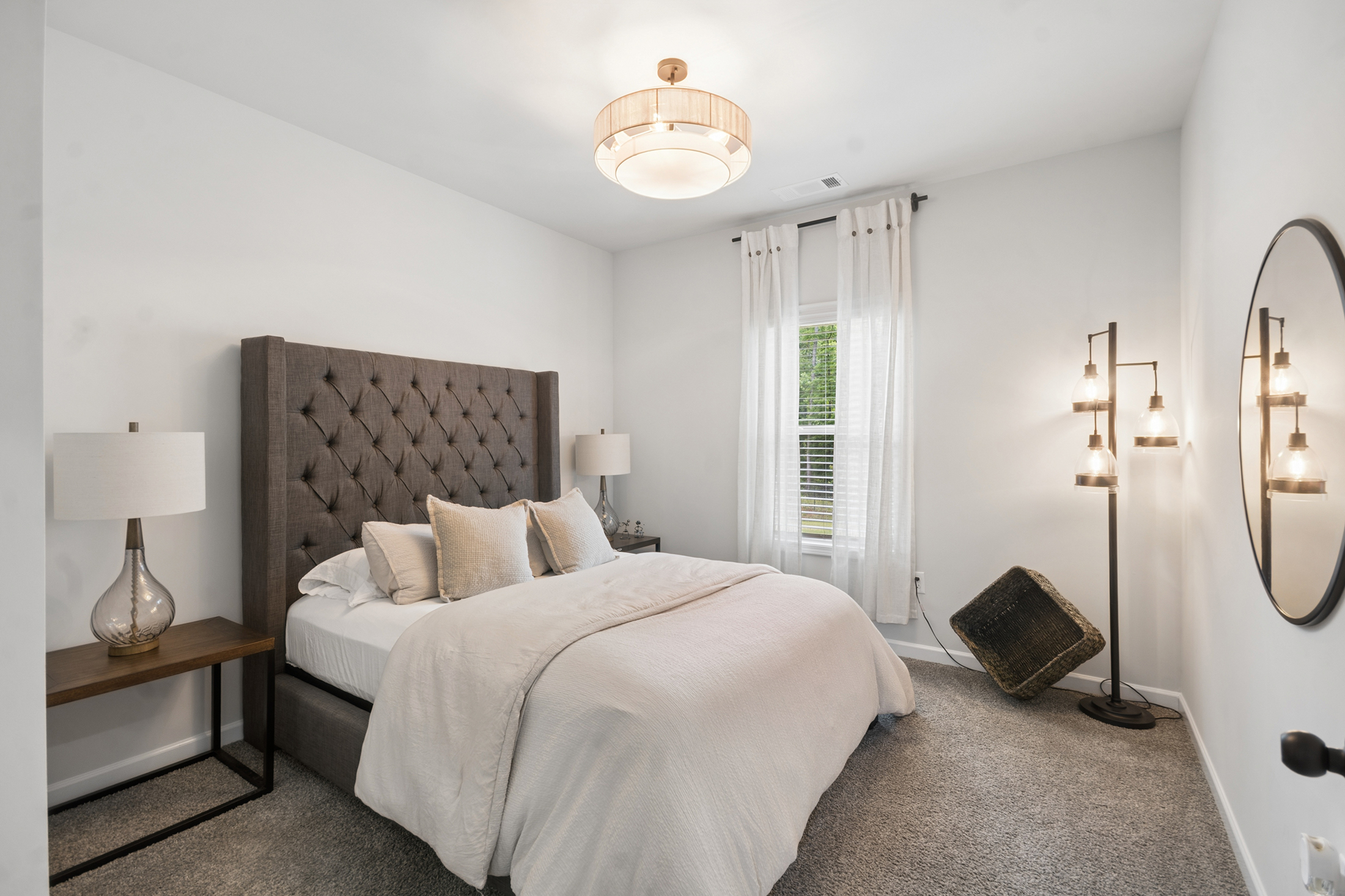  Thoughtfully Designed Home in Private, Nine Oaks Neighborhood - 物件實景
