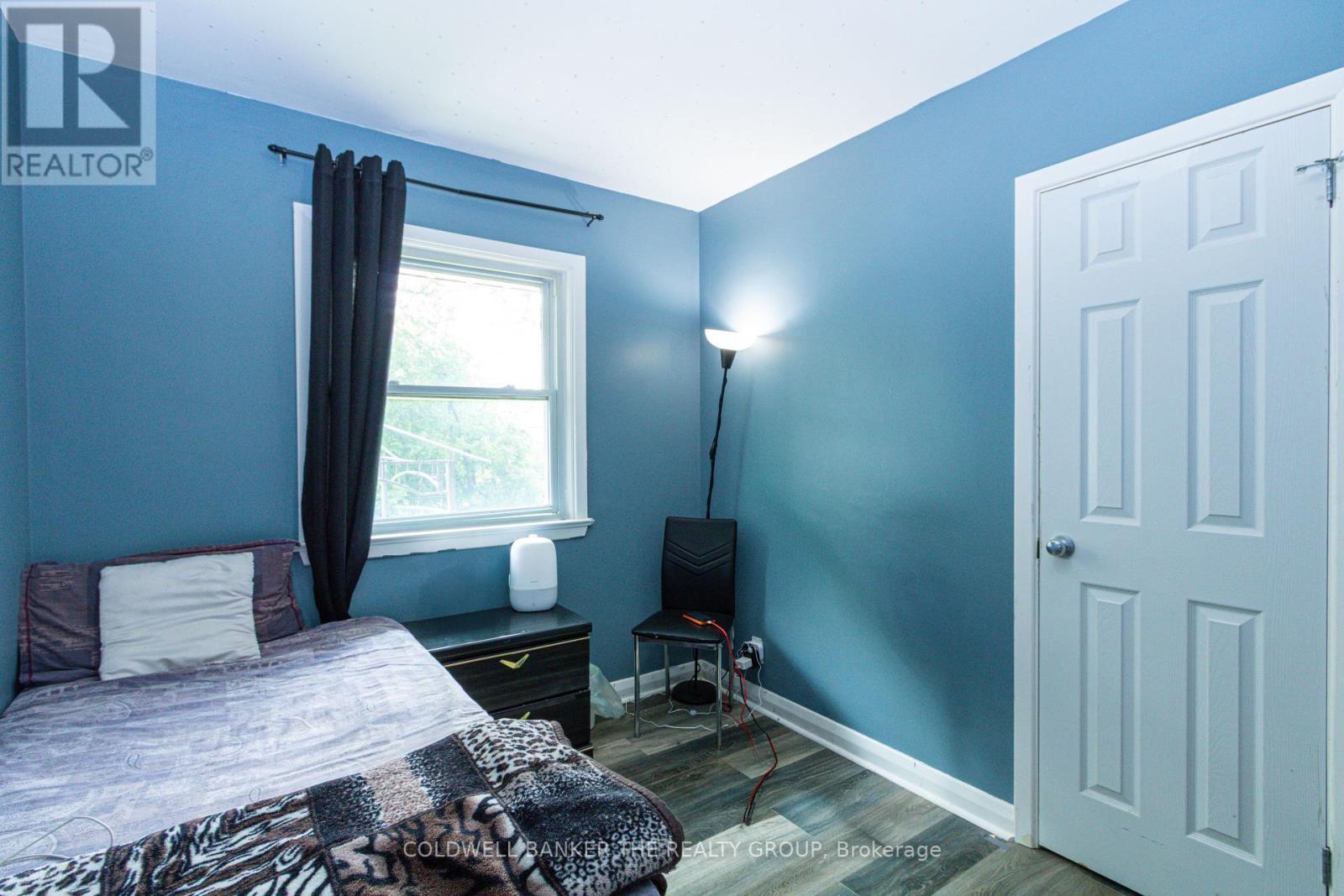 LONDON EAST (EAST H), Ontario, N5W 4X8, CA, 6 Bedrooms Bedrooms, ,2 BathroomsBathrooms,Residential,For Sale,1913385