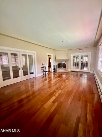 Altoona, Pennsylvania, 16602, United States, 4 Bedrooms Bedrooms, ,4 BathroomsBathrooms,Residential,For Sale,1826660