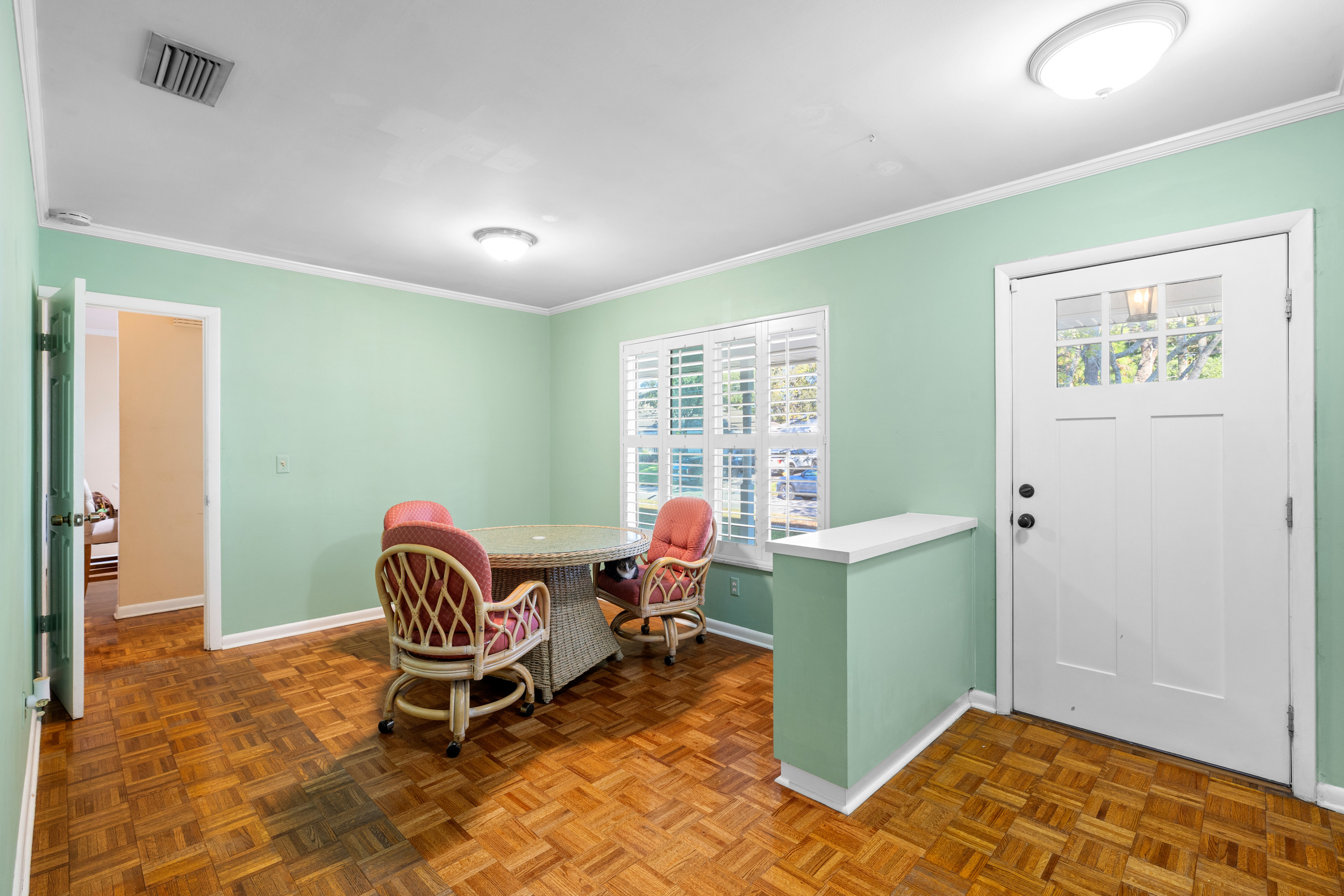 Tampa, Florida, 33618, United States, 3 Bedrooms Bedrooms, ,2 BathroomsBathrooms,Residential,For Sale,1994260